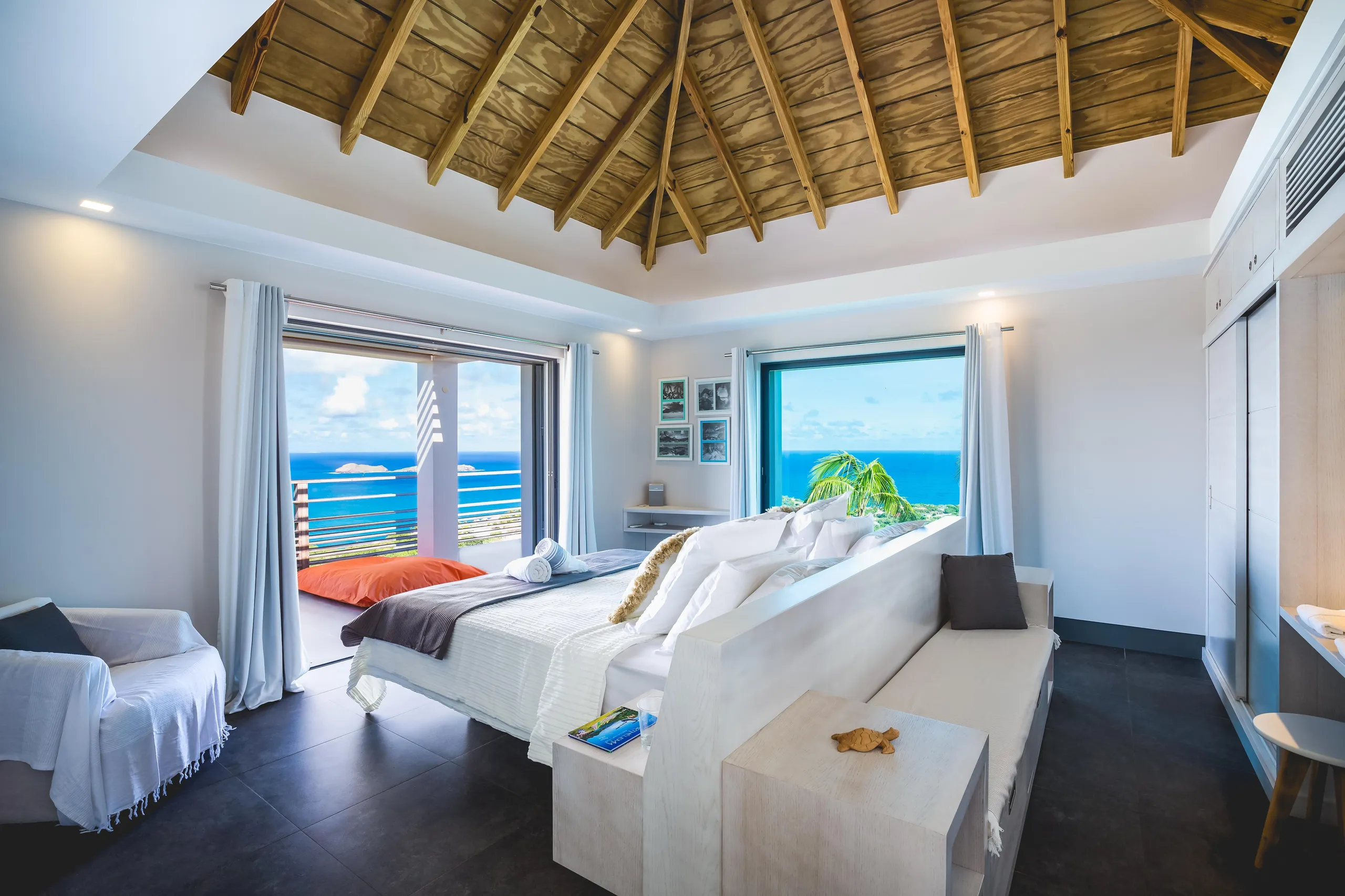 Dignified Oceanview Villa with Private Pool and Fitness Room — photograph 7