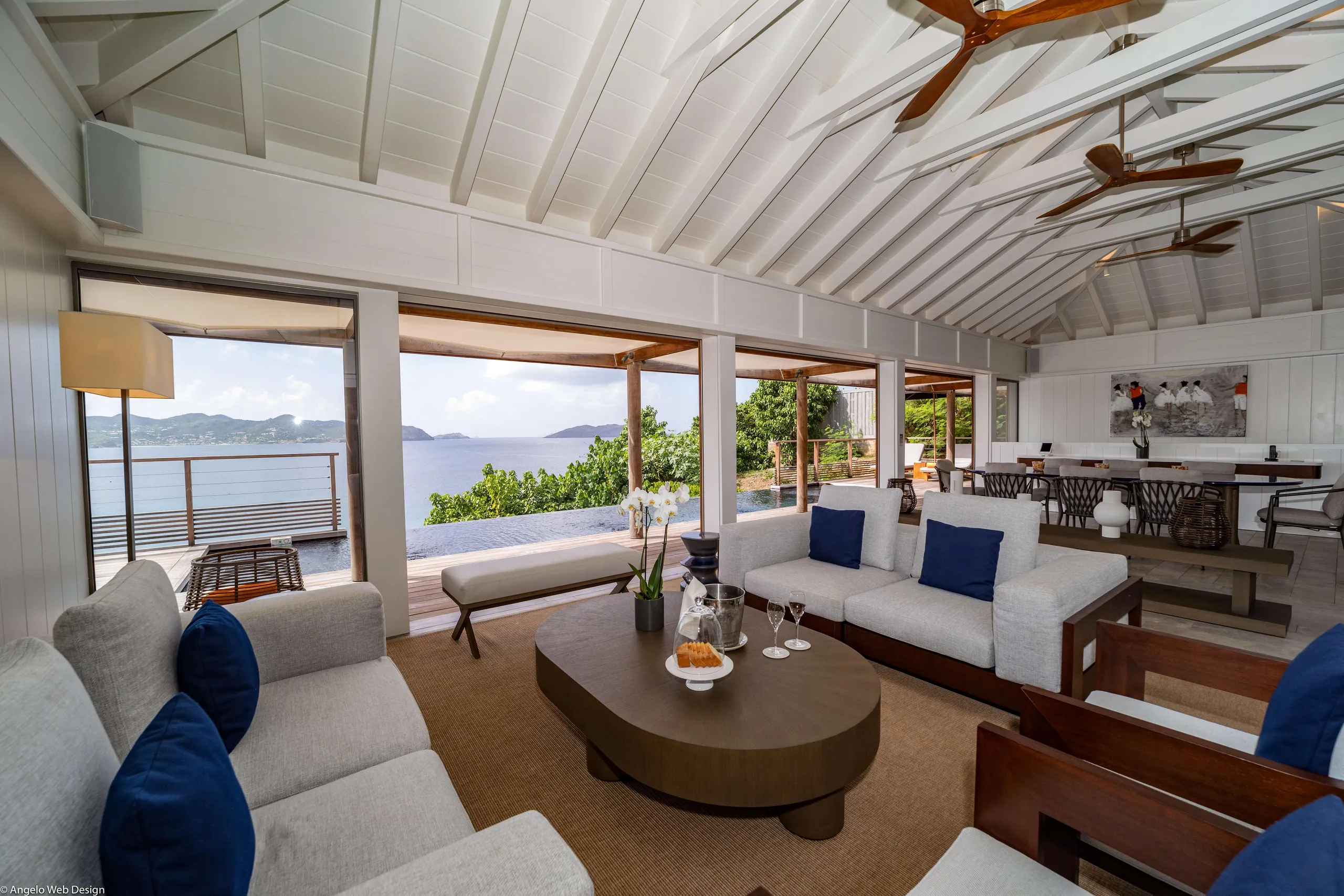 Sophisticated Comfort Villa with Private Infinity Pool and Breathtaking Ocean View — photograph 4