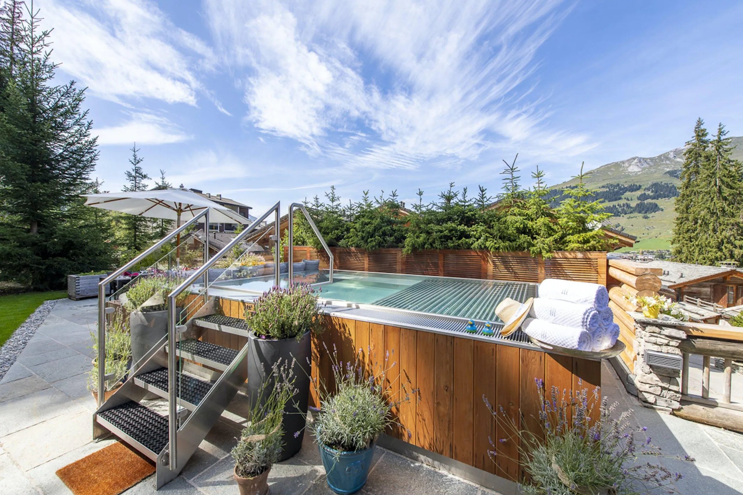 Verbier Mountain Retreat Chalet with Indoor Pool and Gorgeous Mountain Views — photograph 5