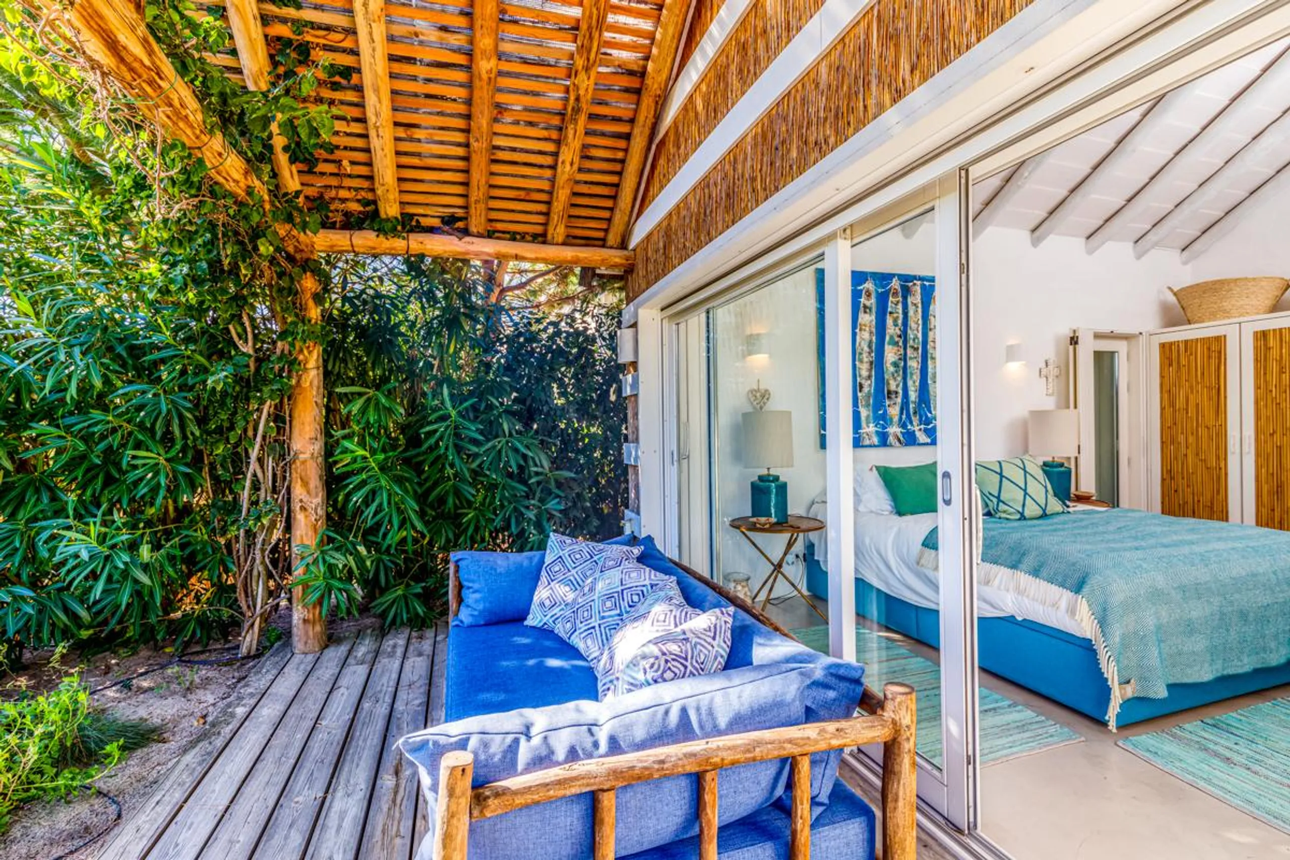 Deluxe Bohemian Villa with Pool and Private Terrace — photograph 2