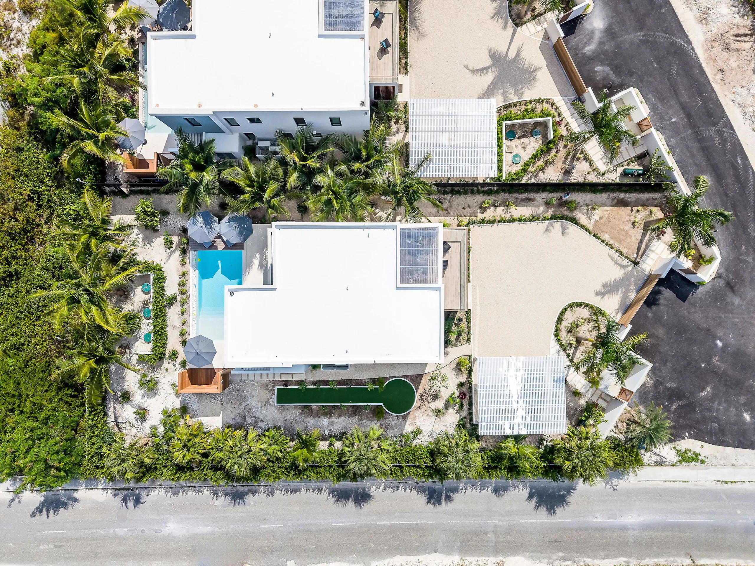 Contemporary 3 Bedroom Villa with Private Pool, & Lush Garden — photograph 5