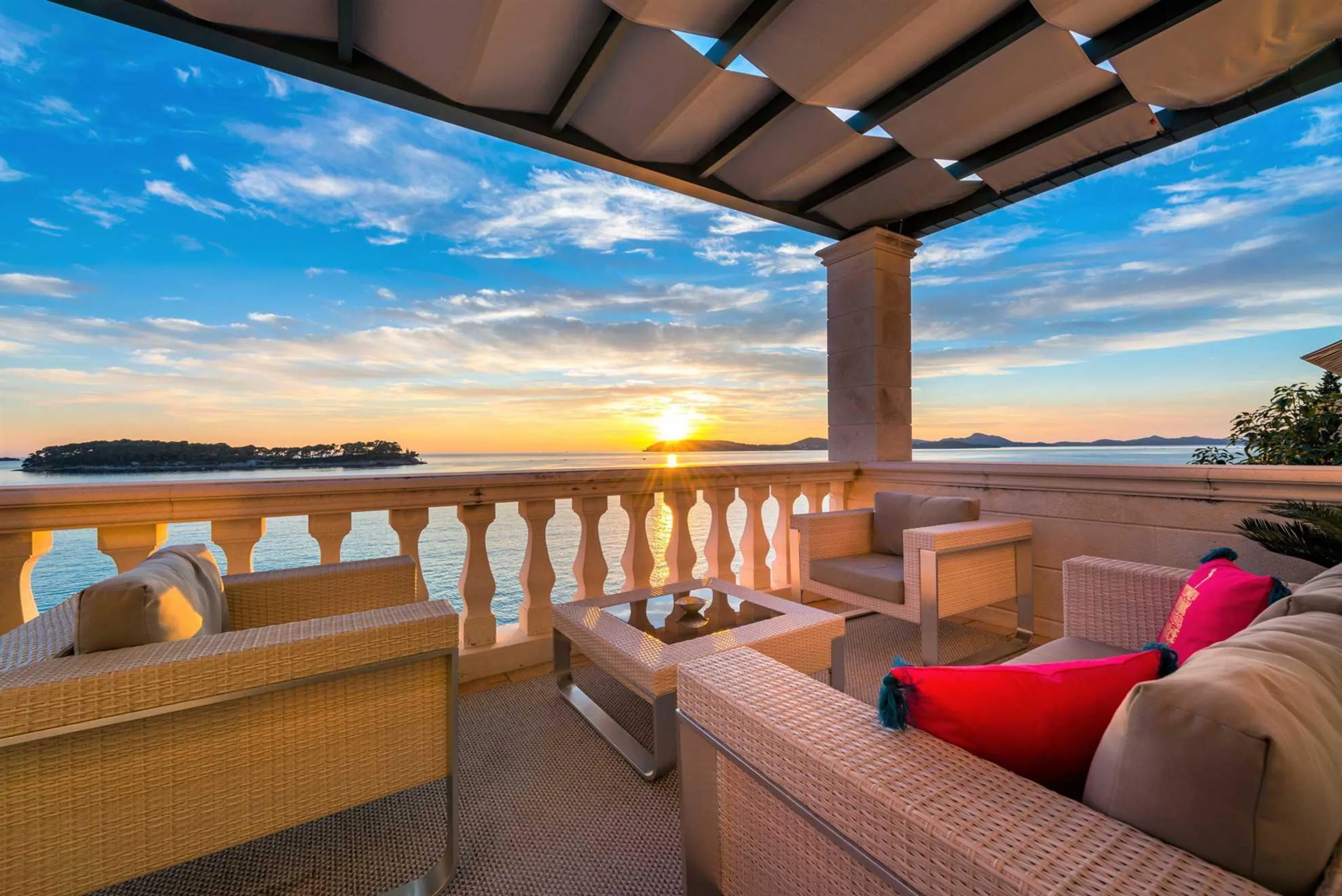 Exquisite Villa with Breathtaking Mountain Scenic Views — photograph 5
