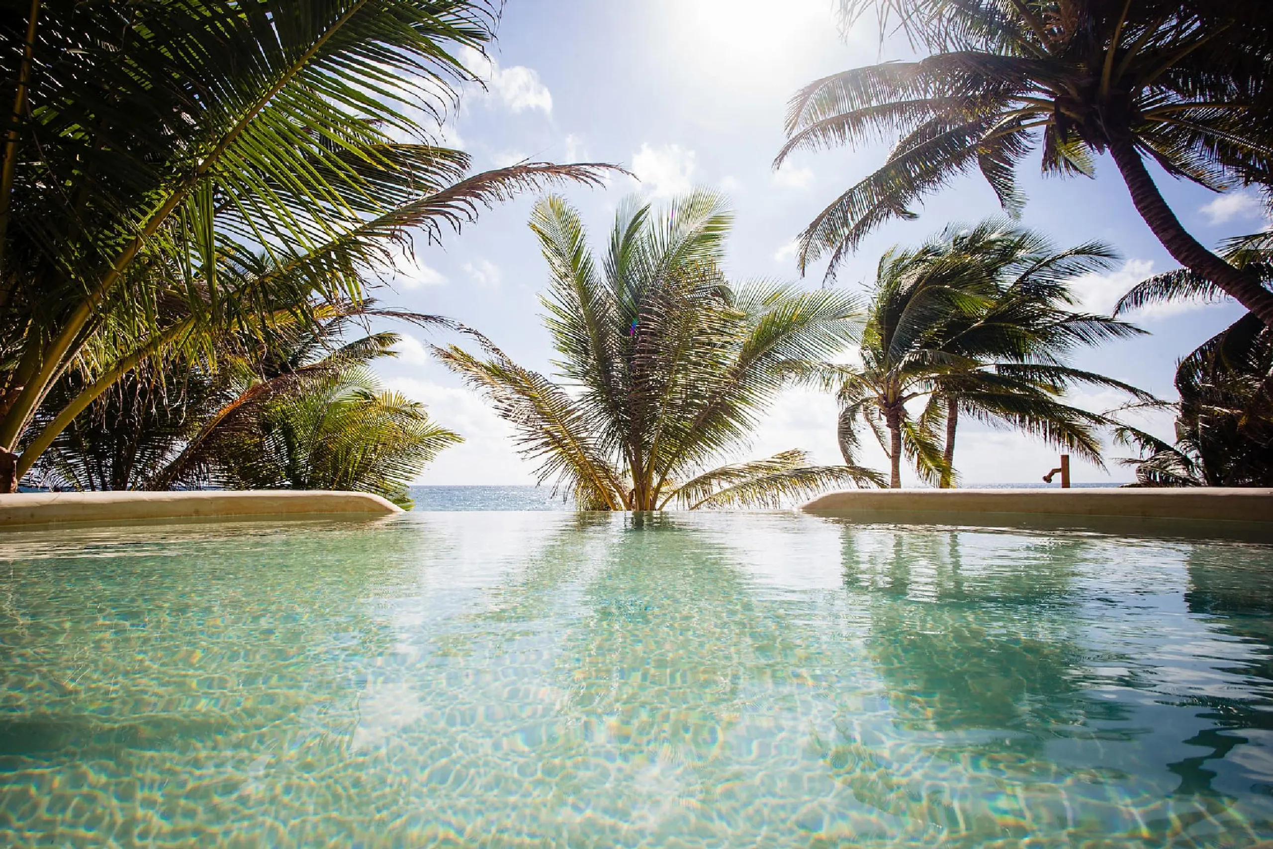 Eco-Friendly Expansive Beachfront Tulum Villa with Private Pool — photograph 3