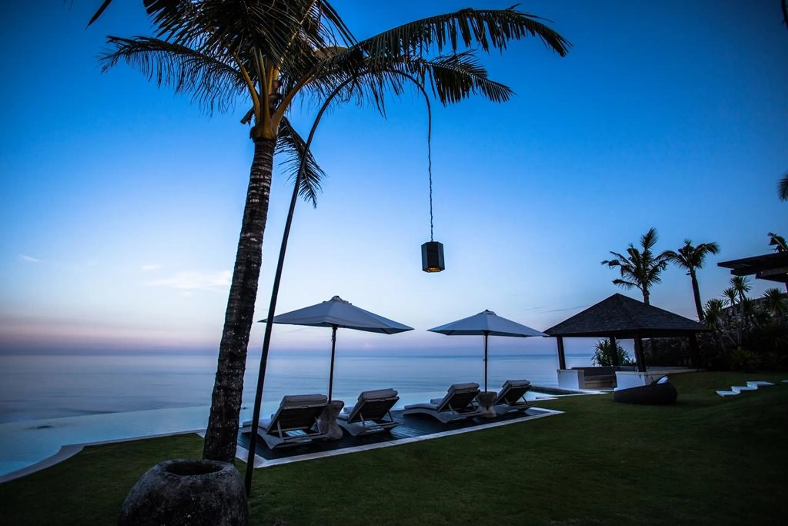 Uluwatu Cliffside Luxe Ocean View Estate with Infinity Pool and Ocean Views — photograph 6
