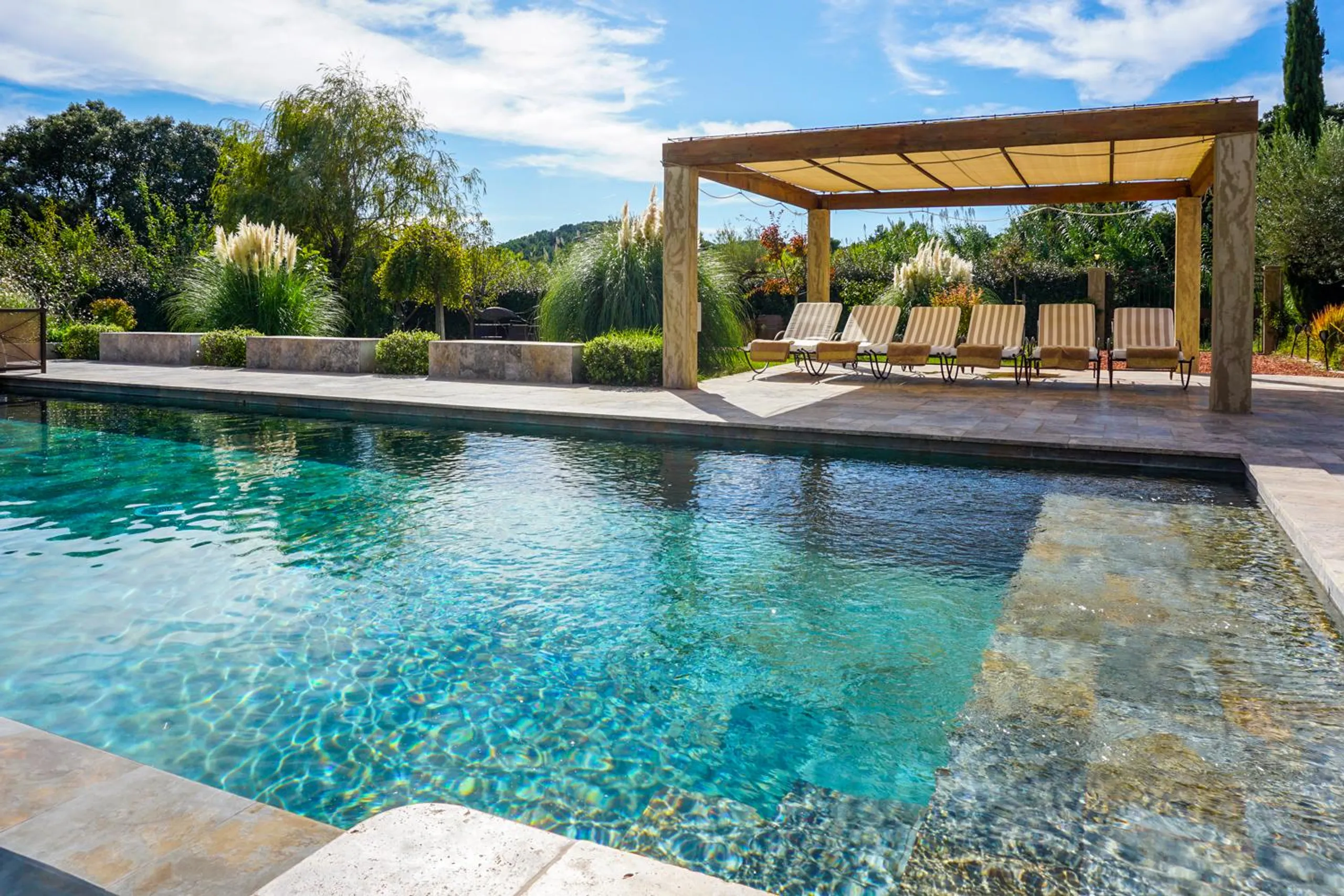 Captivating 4BR Villa with Private Pool and Vineyards — photograph 11