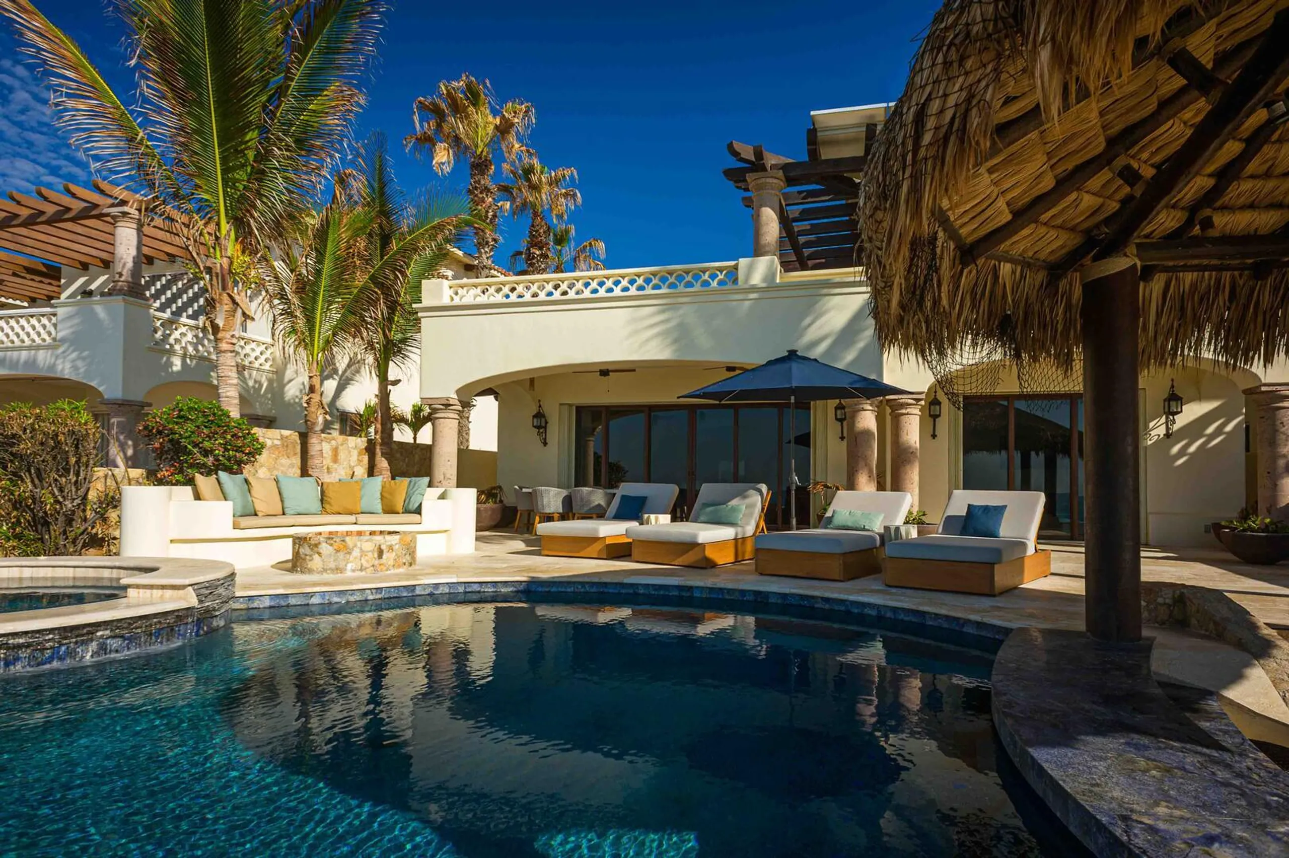 Grandiose Villa with Private Infinity Pool Overlooking the Sea of Cortez — photograph 10