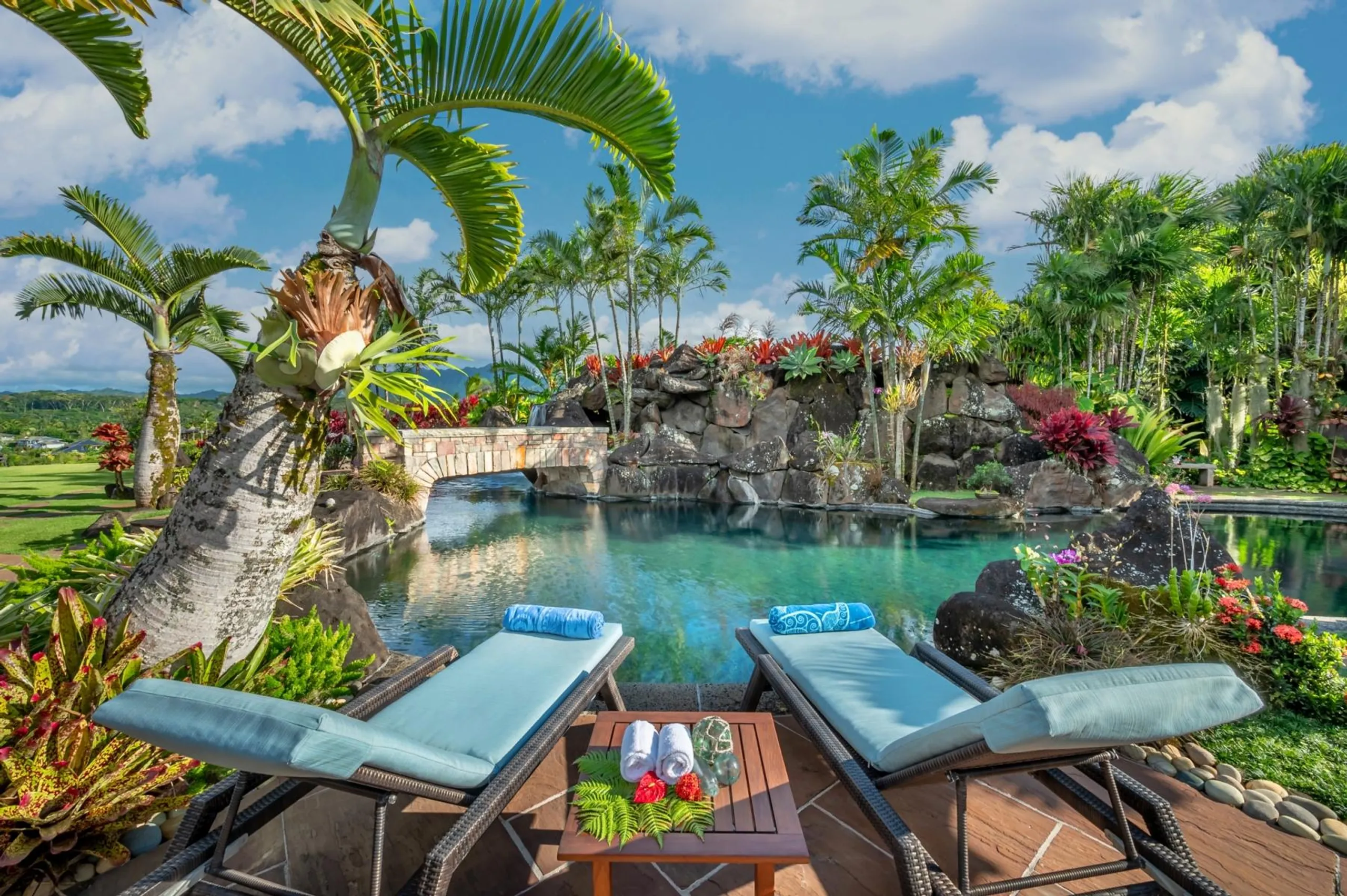Magnificent Island Estate with Lagoon Pool and Amazing Ocean Views — photograph 2