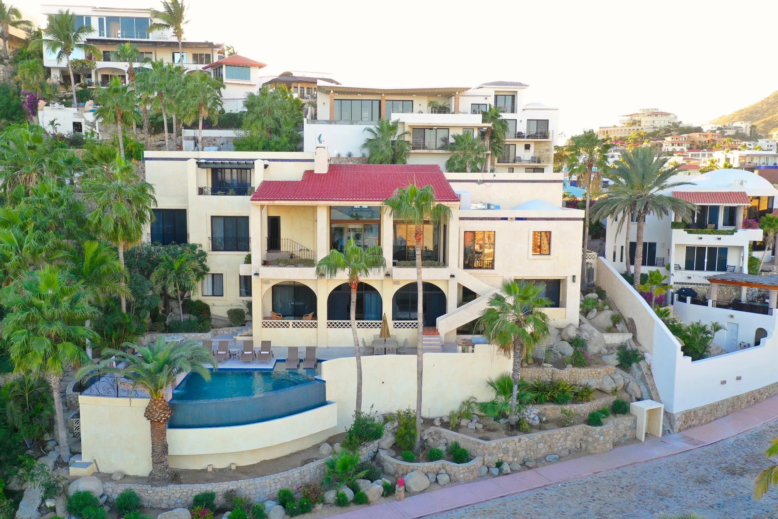 Majestic Ocean View Villa with Infinity Pool — photograph 7