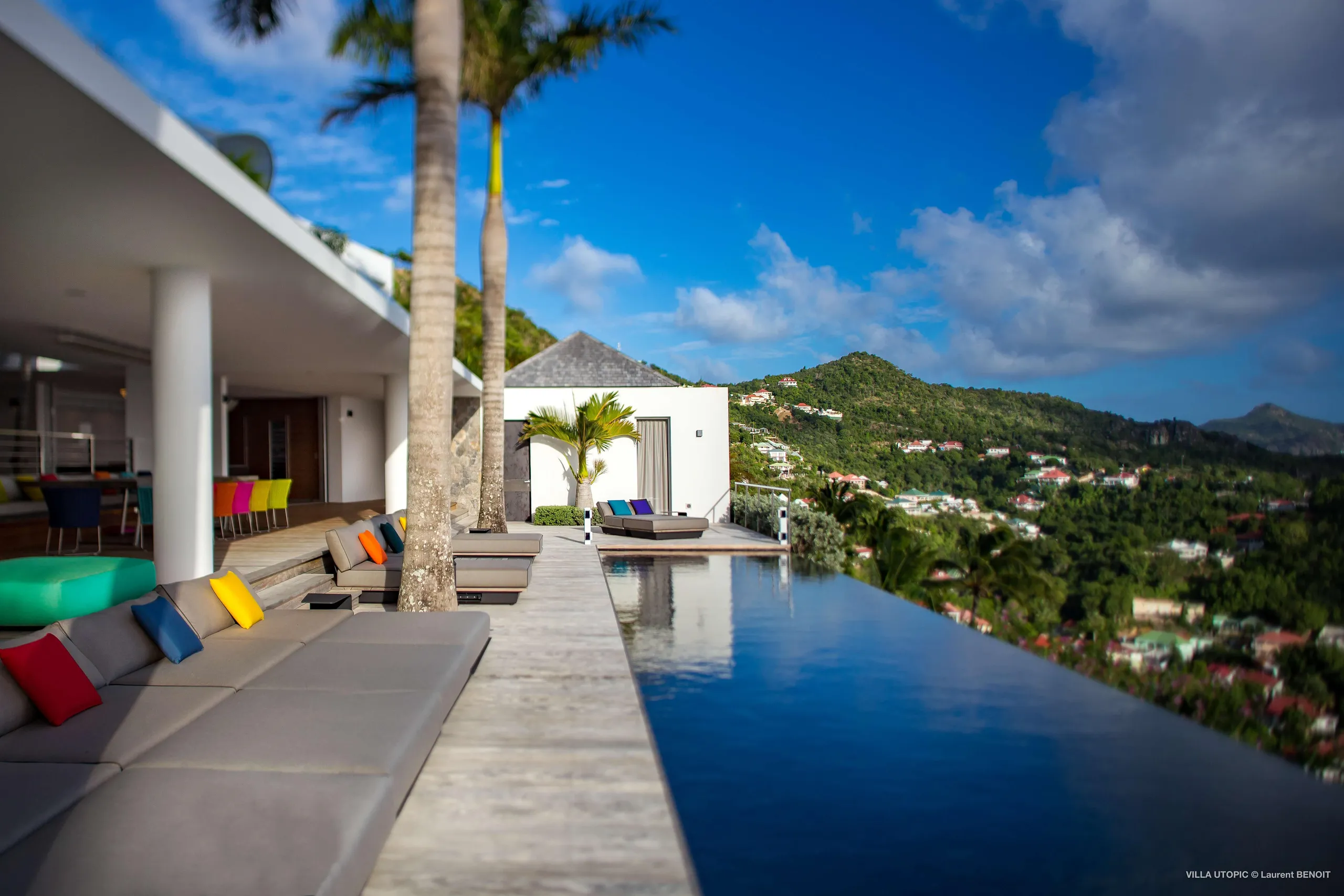 Elegant Luxe Estate with Infinity Pool and Captivating Views in Corossol — photograph 10