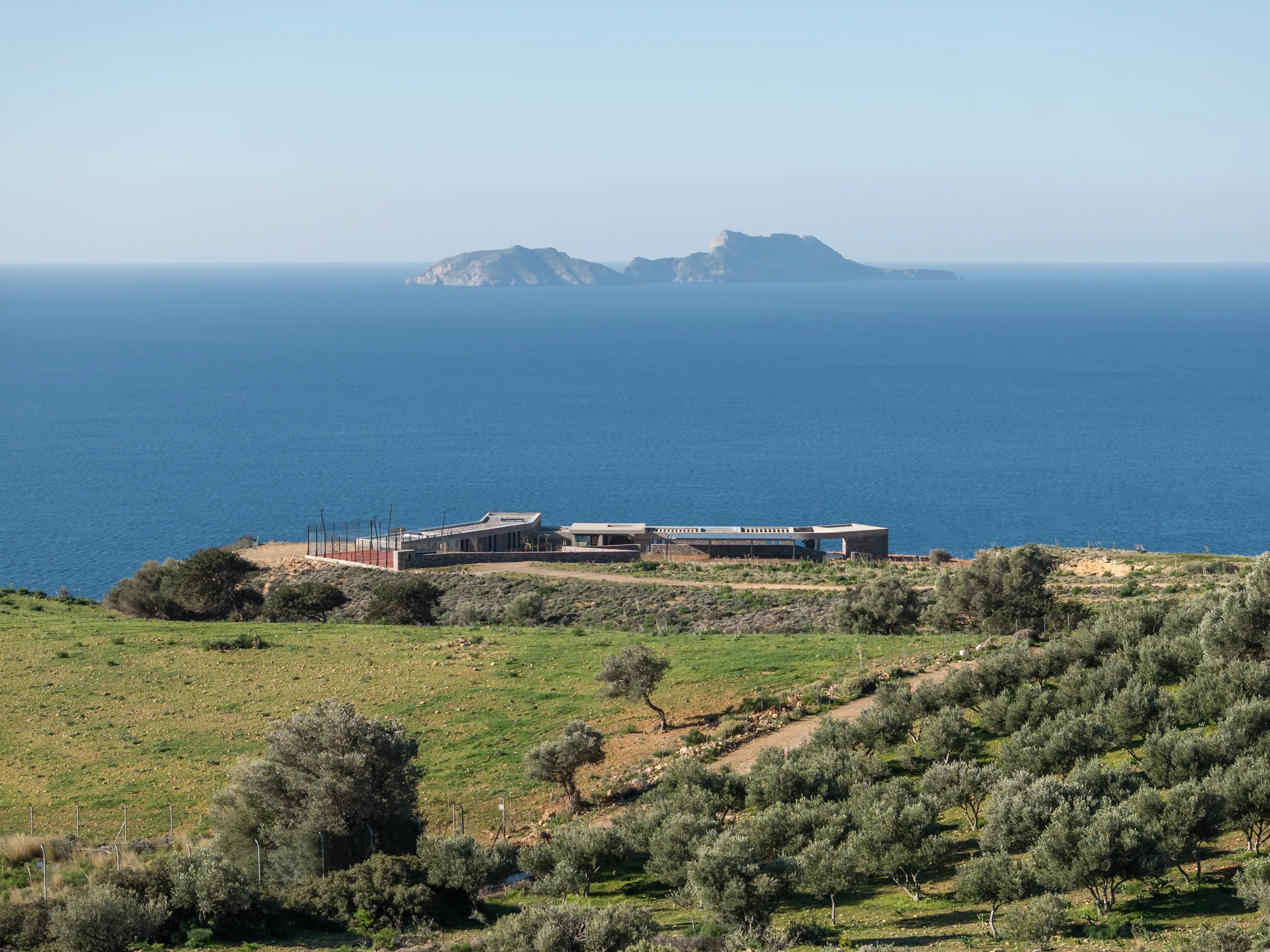 Superior Cretan Accommodation with Private Pool, Sauna and Stunning Views — photograph 3