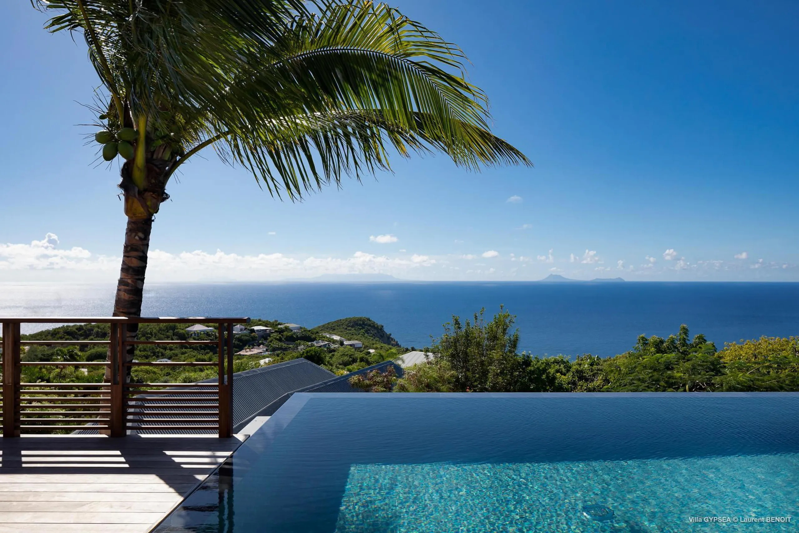 Elevated Luxurious Oceanview Villa with Infinity Pool in Lurin — photograph 9