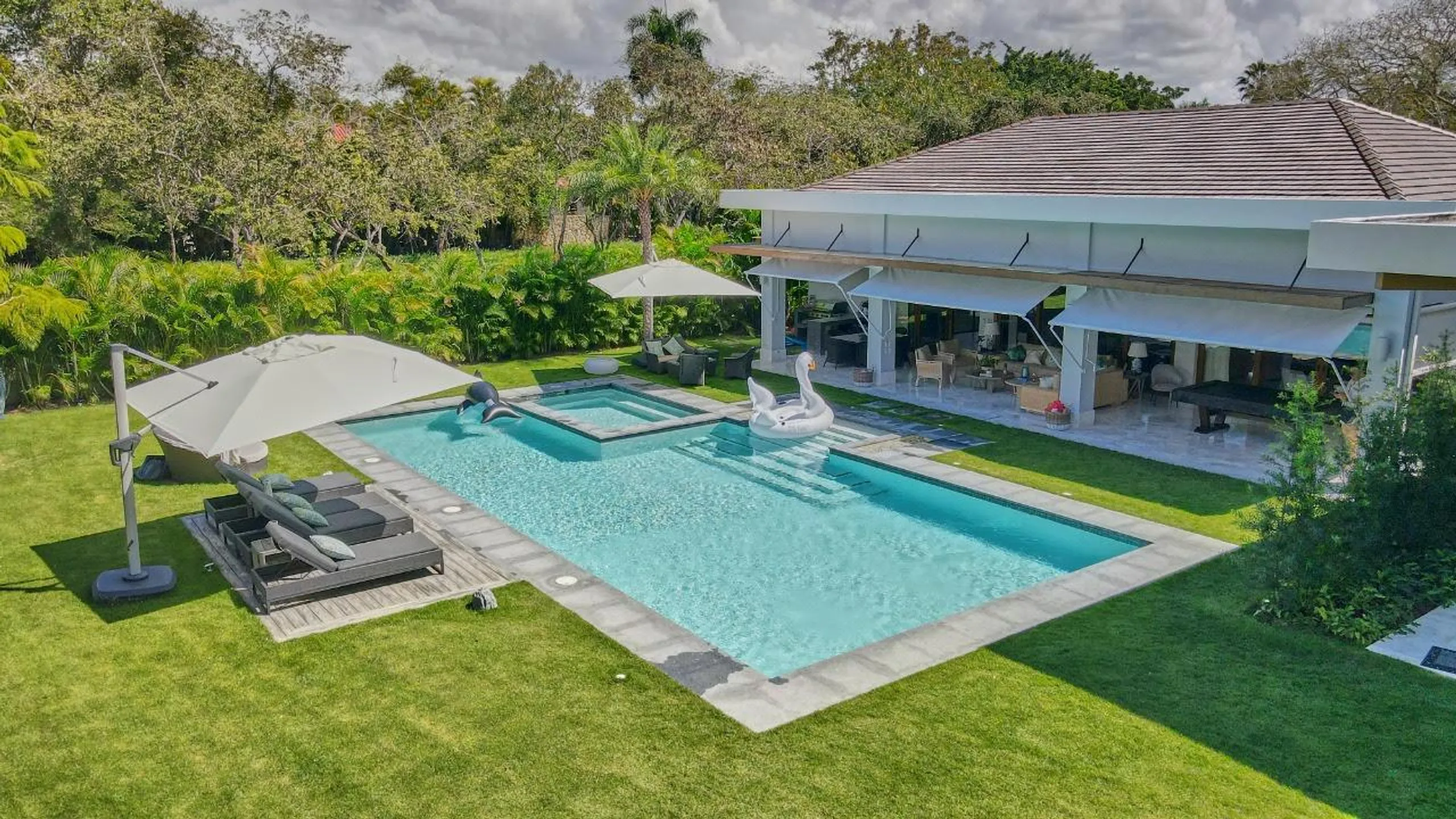Captivating Villa with Private Pool and Golf Course Views, Casa de Campo