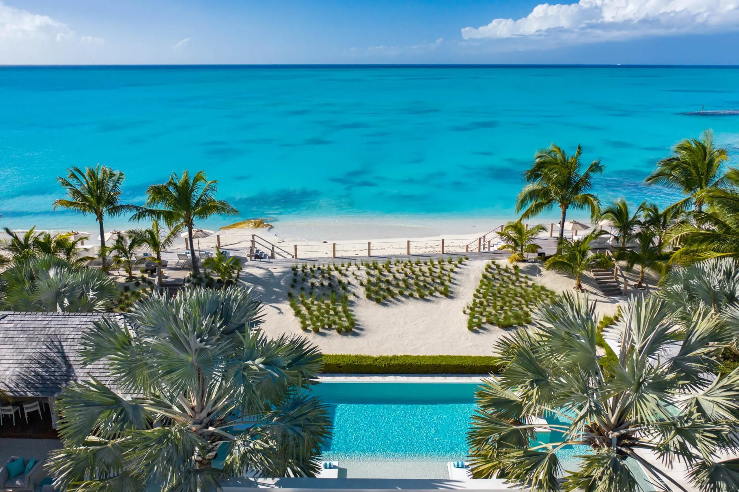 Grace Bay Delight Ultra Luxe Ocean Front Estate with Private Pool — photograph 11