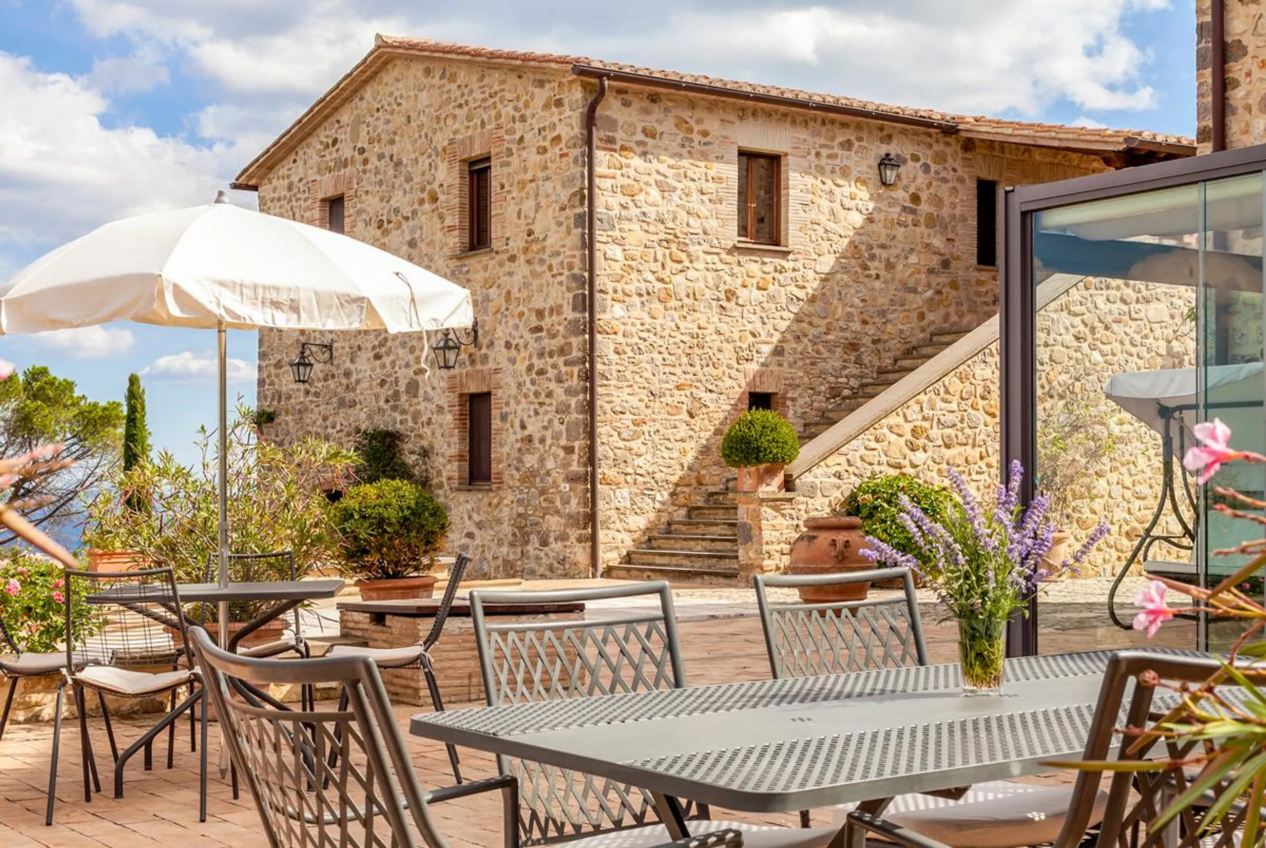 Elegant Tower-Turned-Villa with Private Pool and Monte Rufeno Views — photograph 7