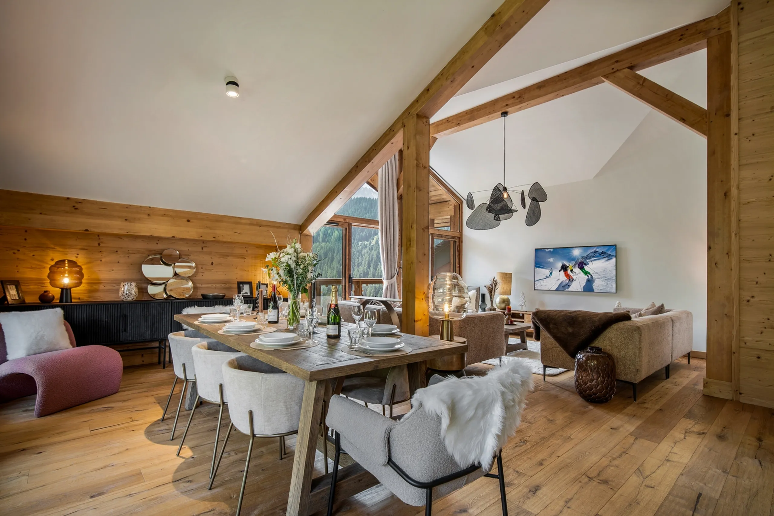 Refined Courchevel 4Bedroom Villa with Mountain Views — photograph 12
