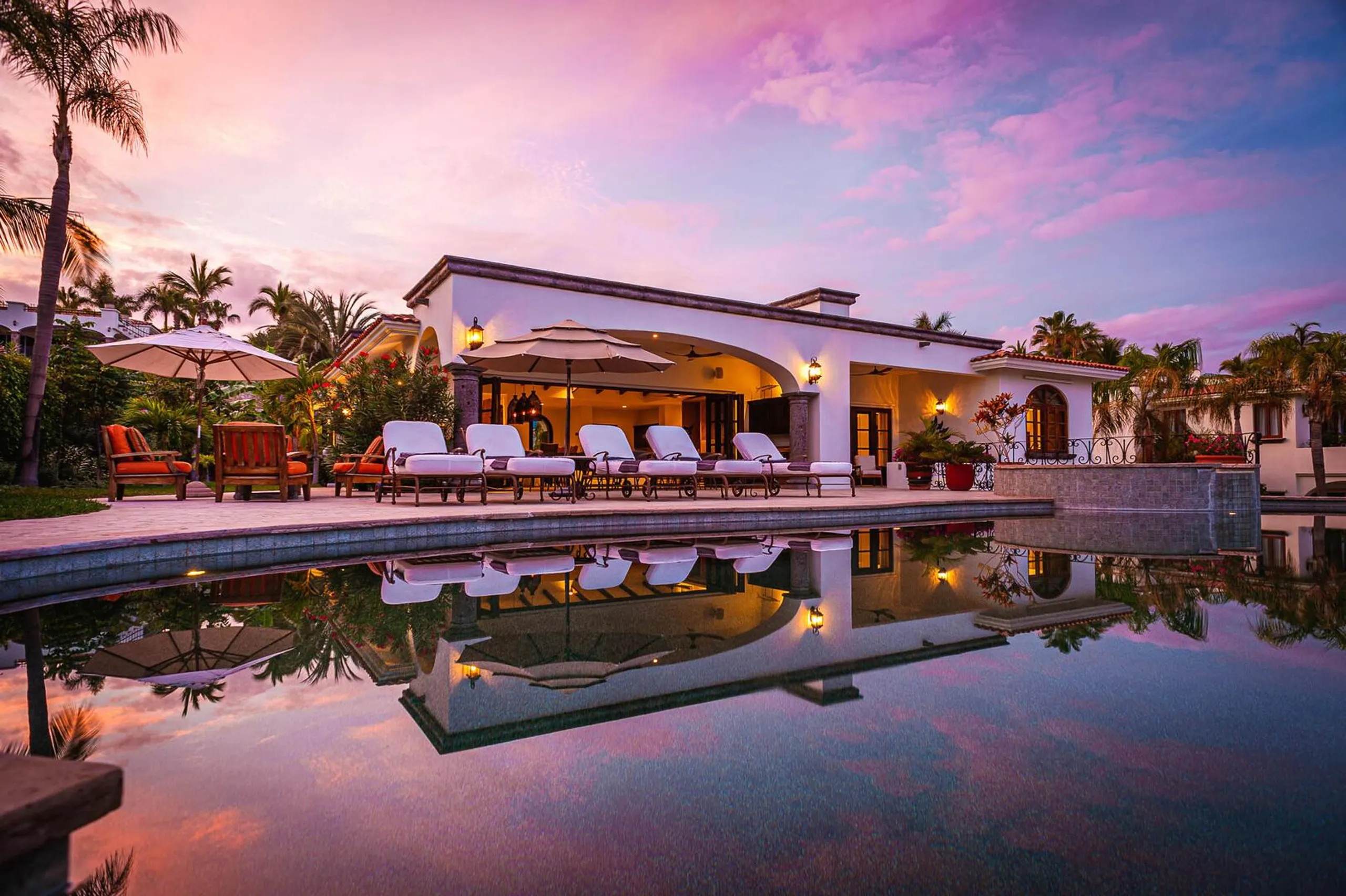 Sleek Villa Haven in Palmilla Caleta with Infinity Pool and Spectacular Sea of Cortez Vistas, Palmilla