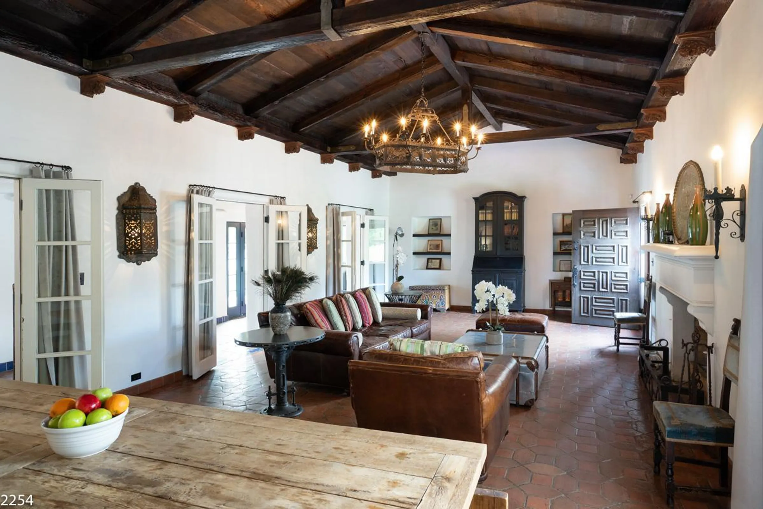 Superb Spanish Villa with Private Pool and Garden Grounds — photograph 3