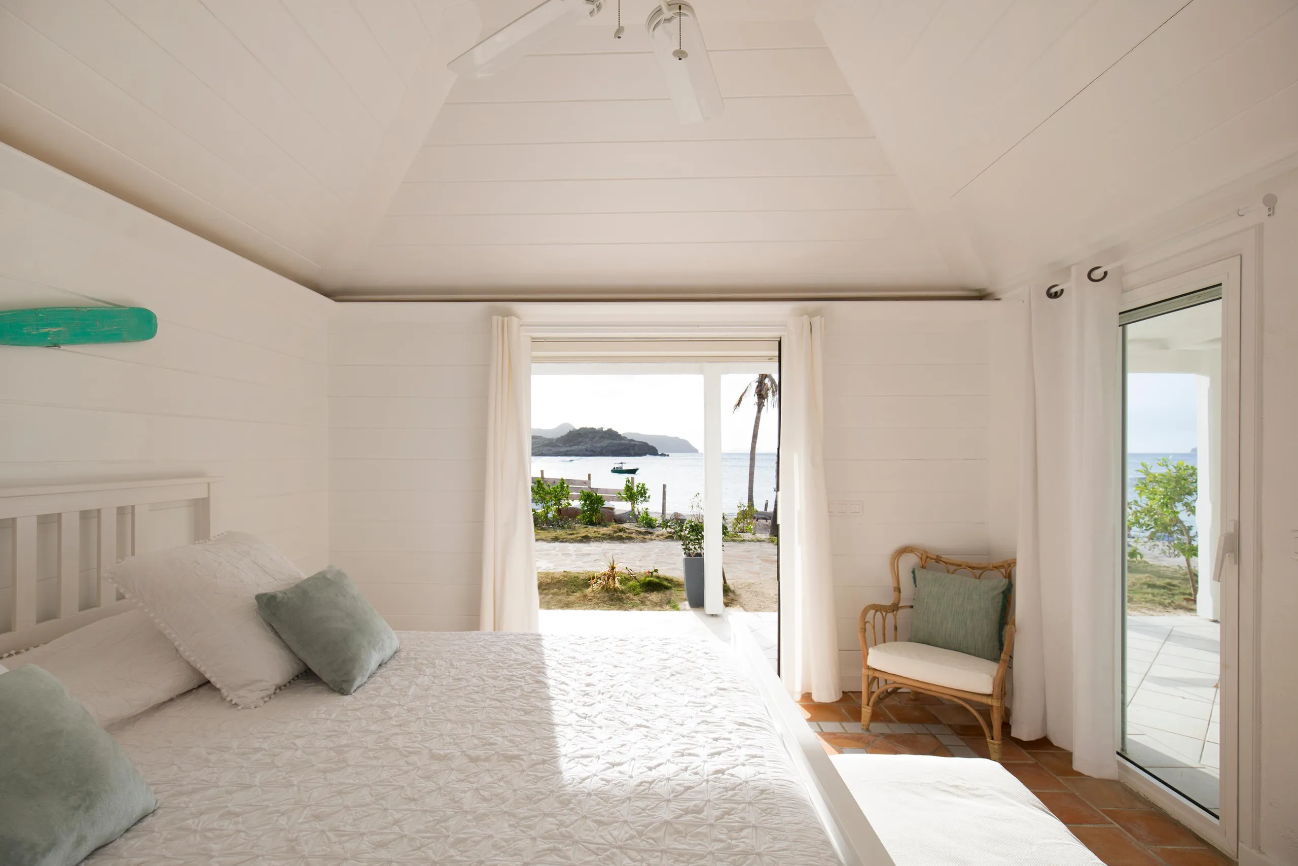 Charming Seaside Beach Front Villa with Stunning Ocean Views — photograph 10
