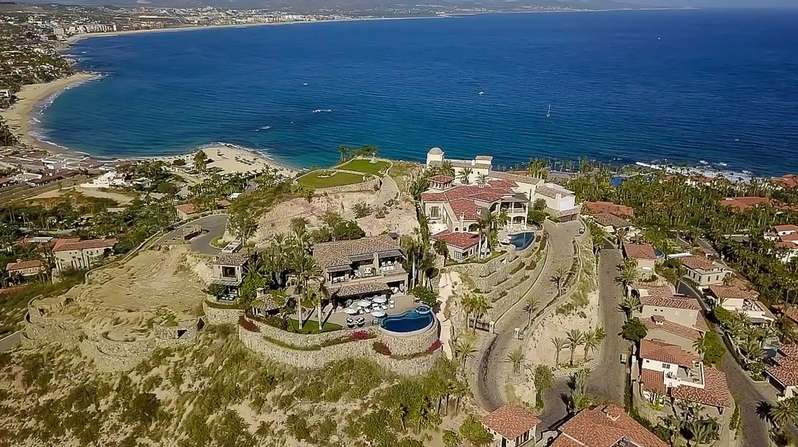 Exquisite 6 Bedroom Los Cabos Villa with Private Infinity Pool, & Palmilla Access — photograph 5
