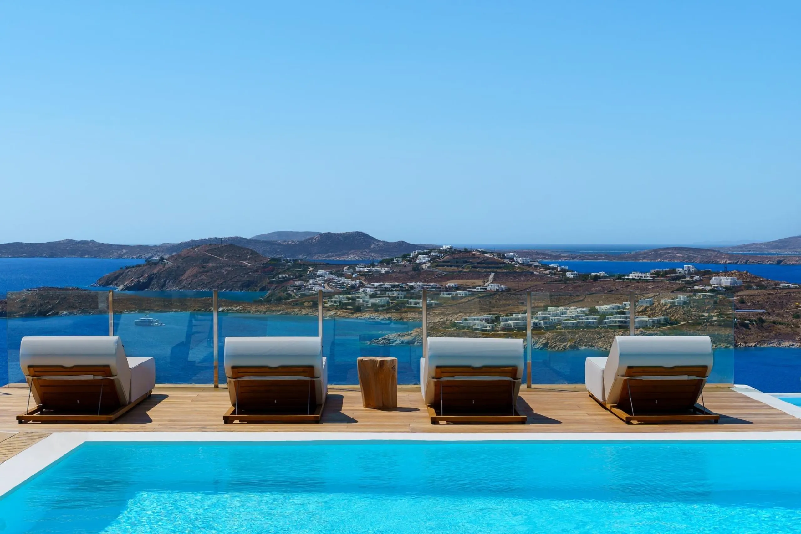 Lavish Seaview Villa in Mykonos with Private Pool — photograph 2