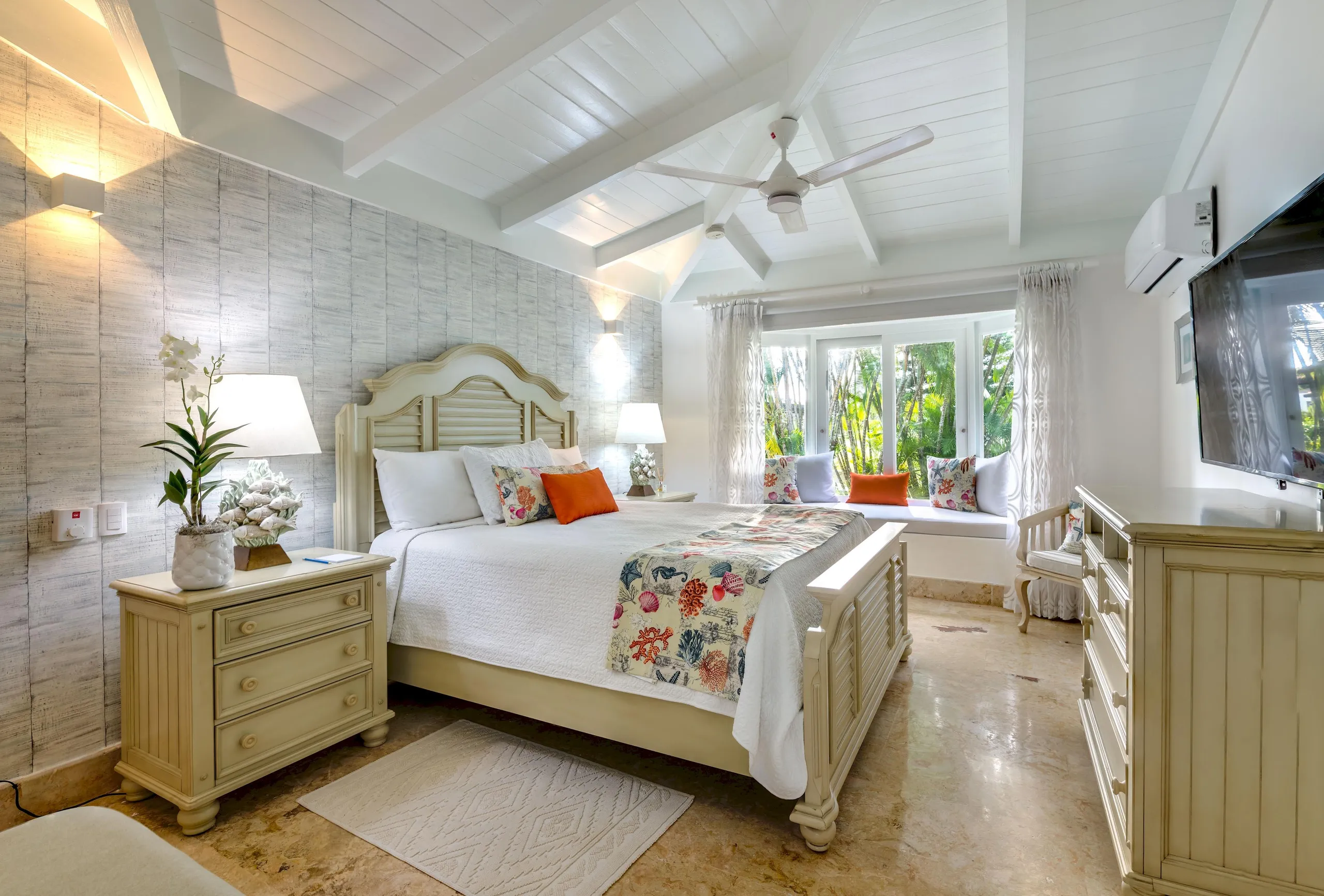 Tranquil Tropical Retreat in La Romana with Private Pool and Stunning Views — photograph 9