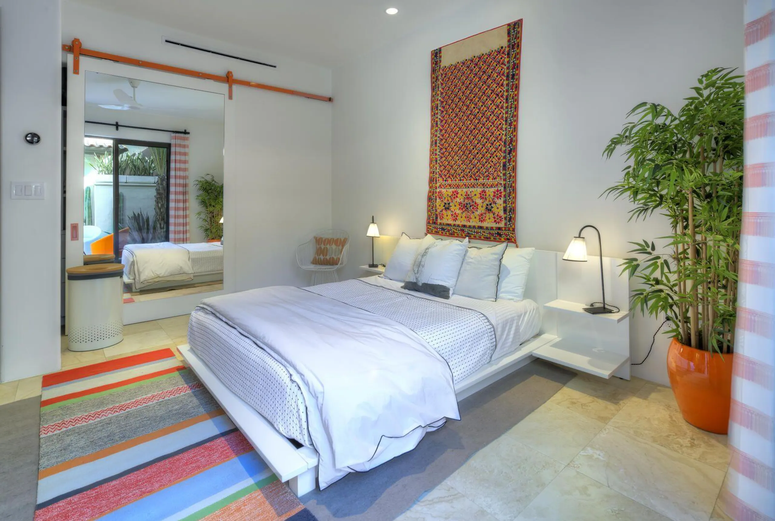 Elegant Palmilla Luxe Retreat with Infinity Pool and Sweeping Ocean Views — photograph 10