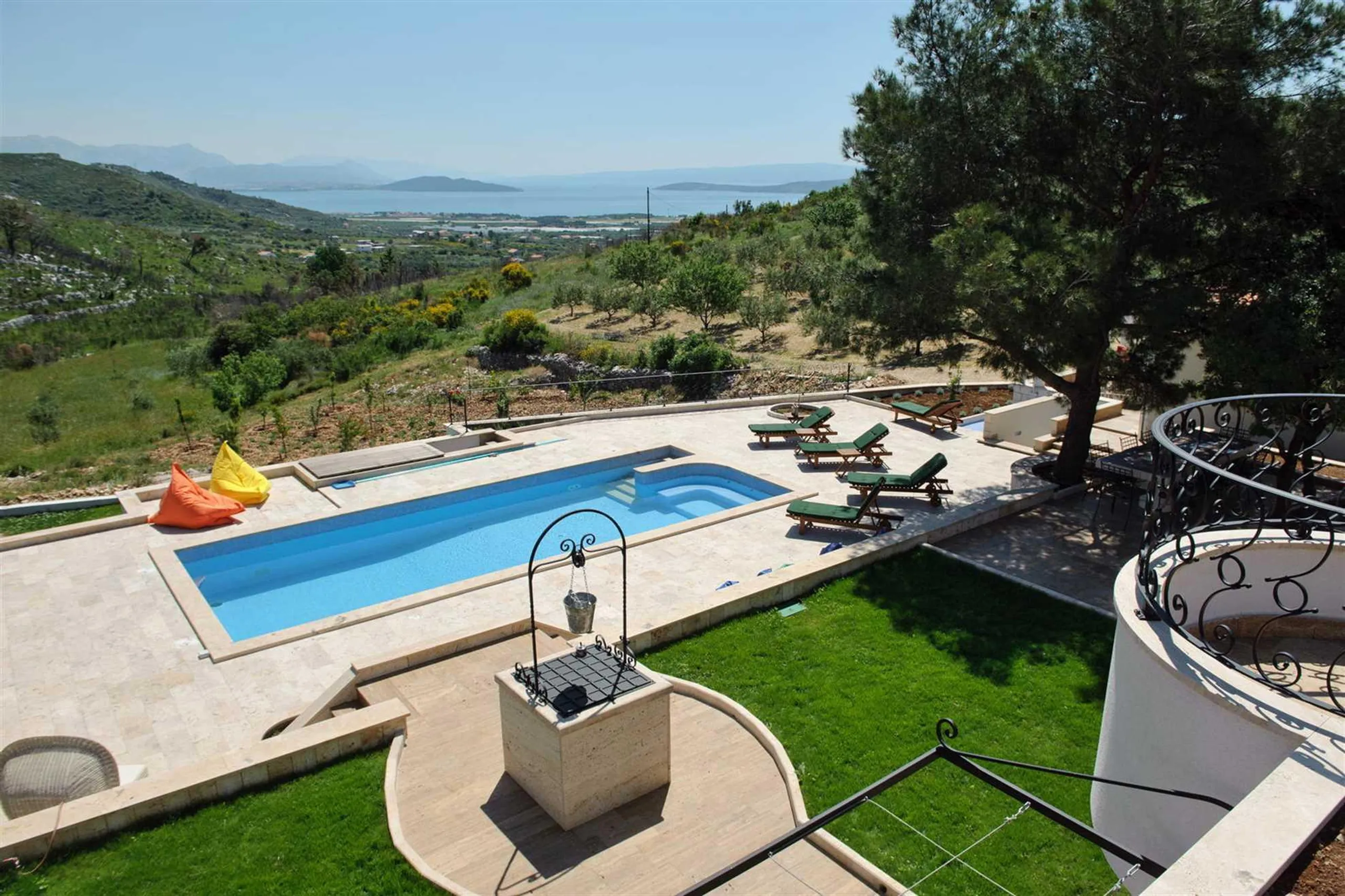 Pet-Friendly Villa with Pool and Olive Garden in Prgomet — photograph 2