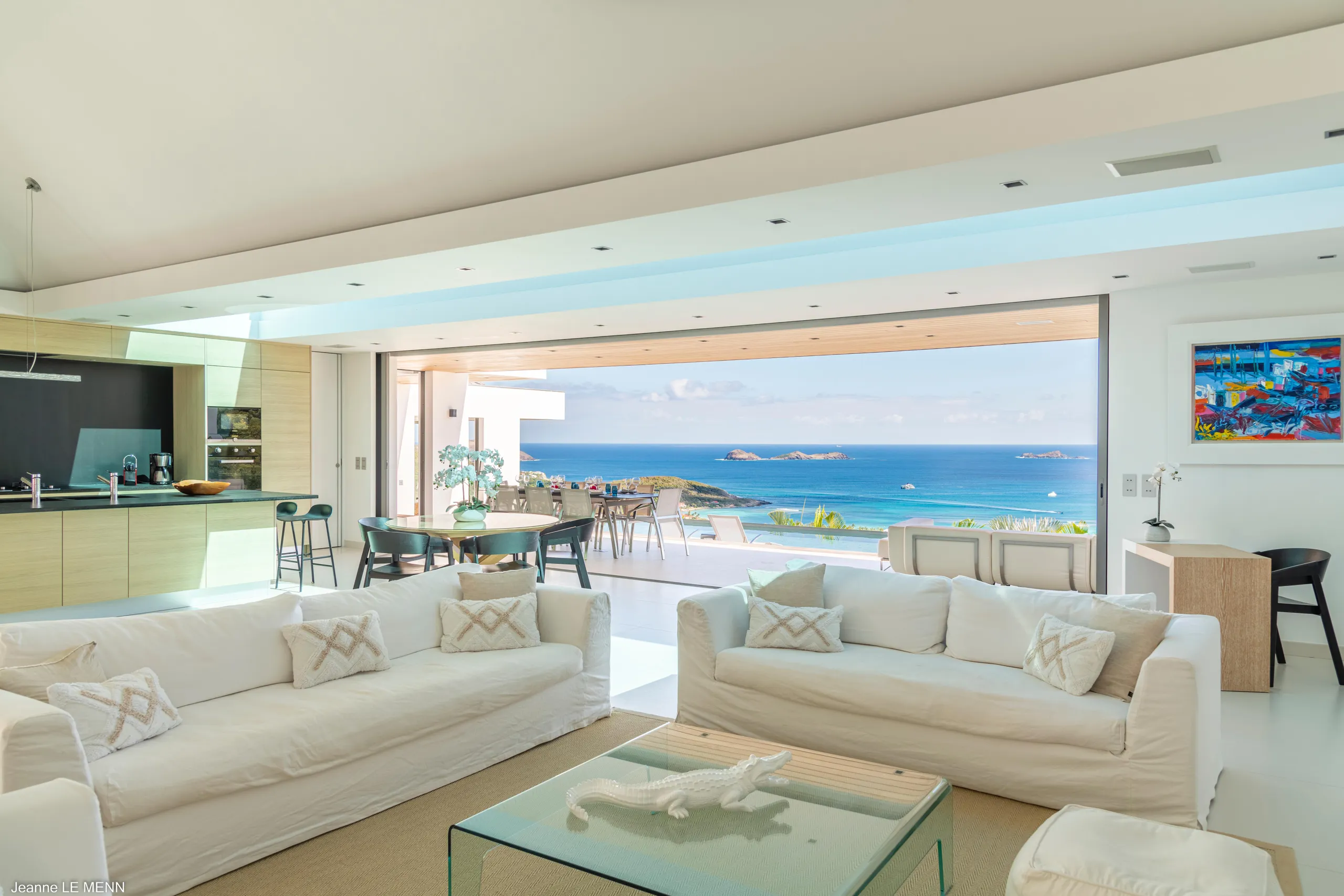 Grandiose Caribbean Bay Villa with Infinity Pool — photograph 5