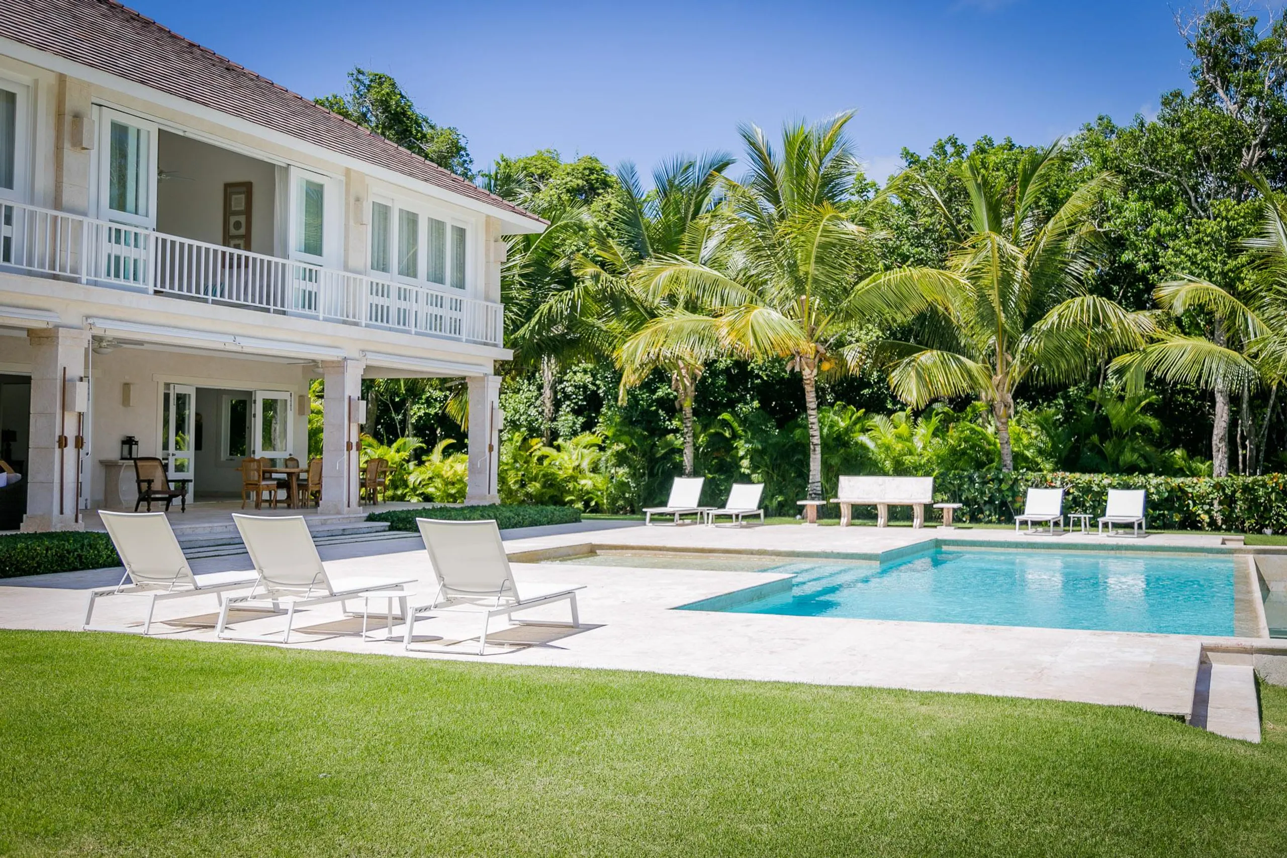Invigorating 5-Bedroom Villa with Golf Course Views and Private Garden in Punta Cana Resort, Punta Cana