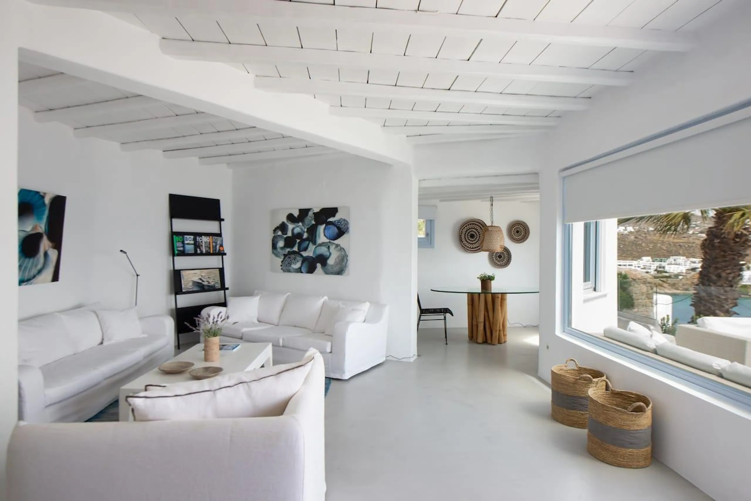 Gleaming Seven Bedroom Villa with Private Pool, and Psarou Bay Views — photograph 12