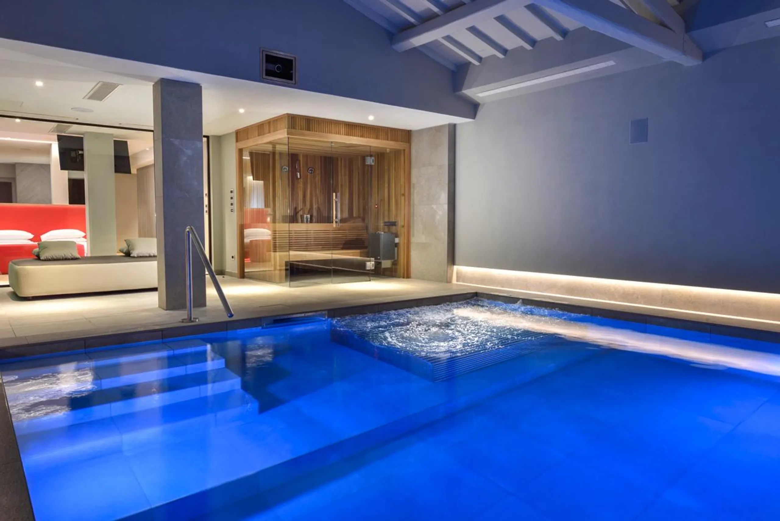 Posh Villa with Private Pool and Scenic Views — photograph 3