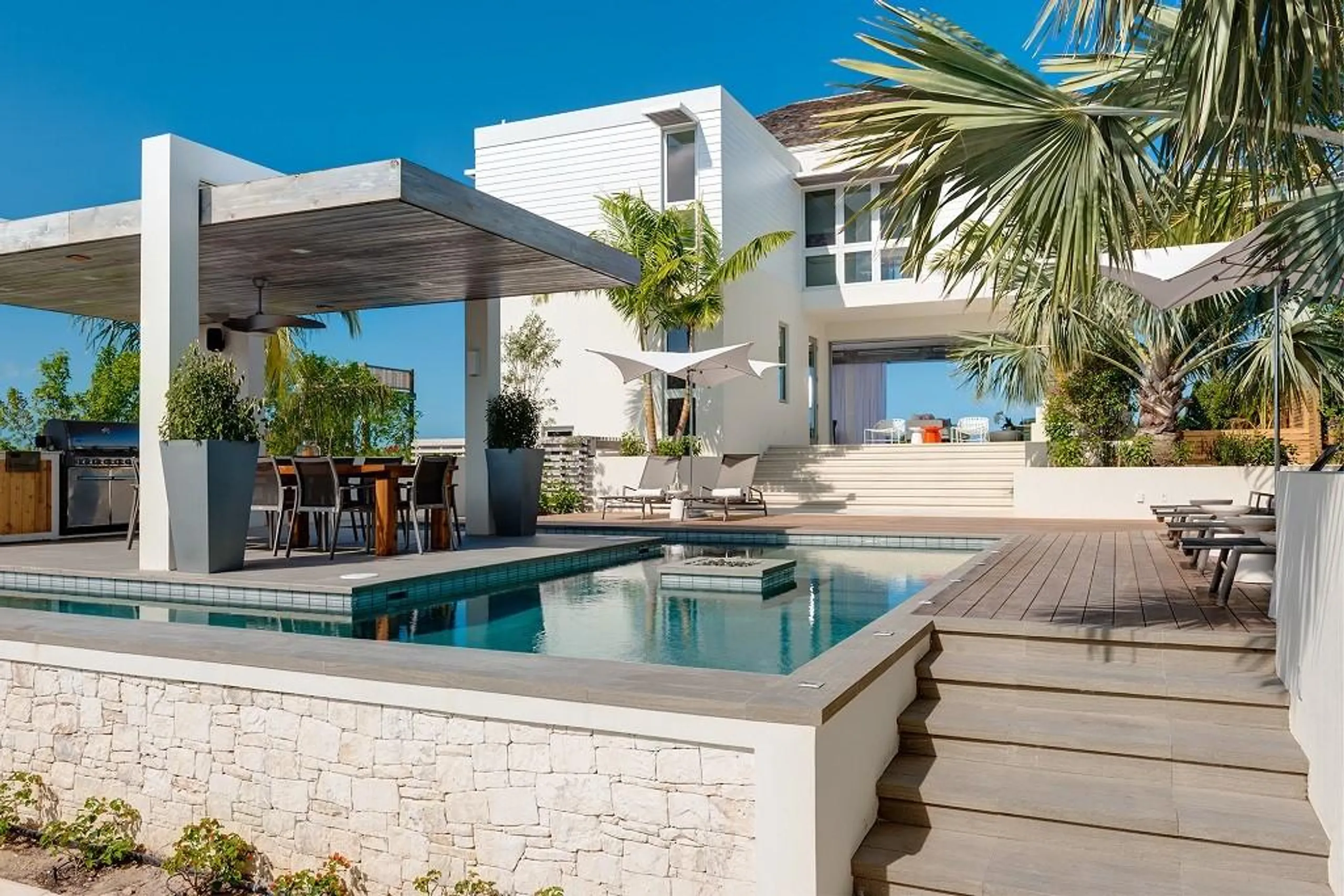 Smith's Reef Oasis 5-Bedroom Luxury Villas on Turks & Caicos Islands — photograph 2