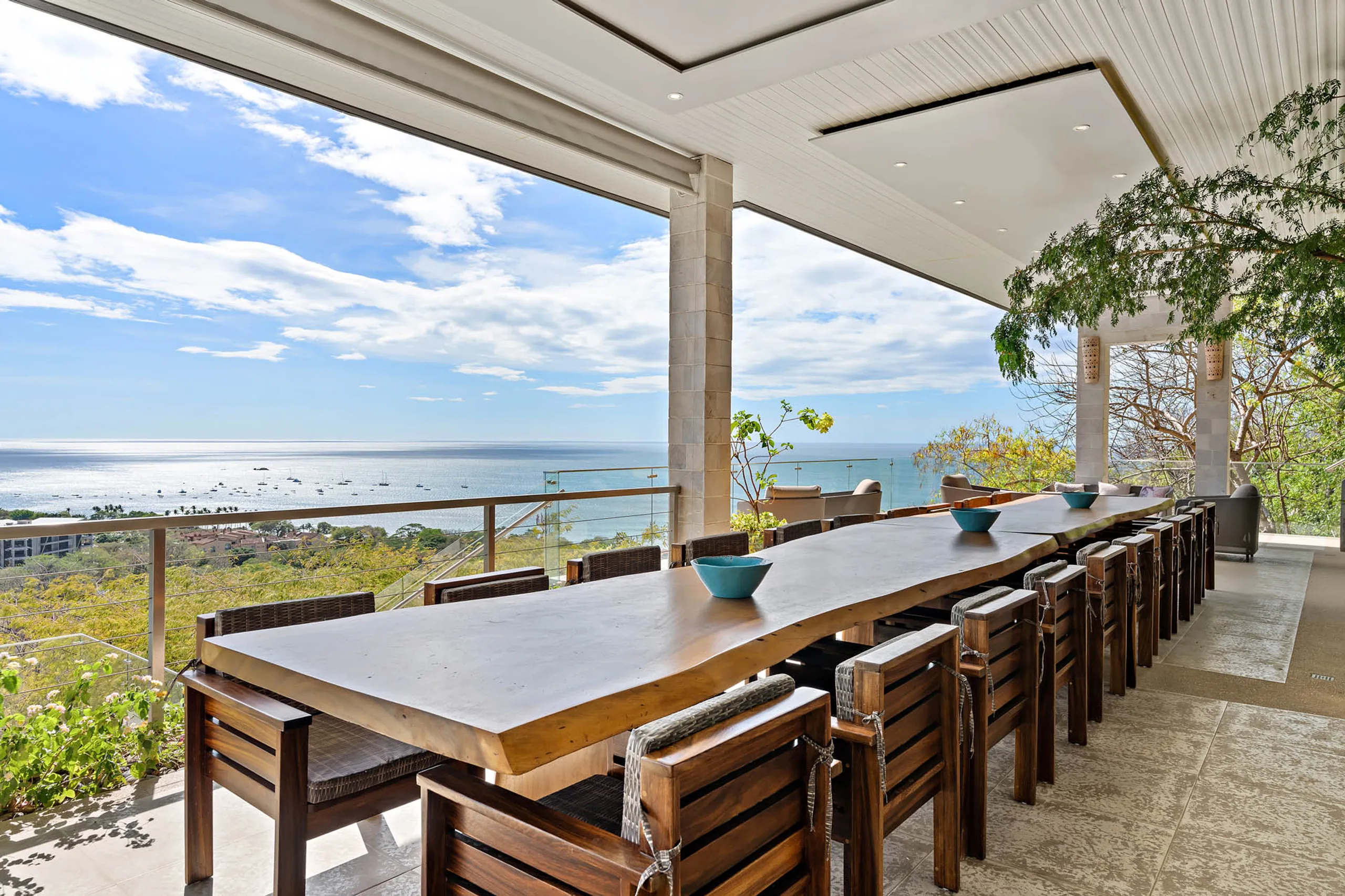 Tropical 9BR Oceanfront Villa with Private Infinity Pool, and Ocean Views — photograph 6