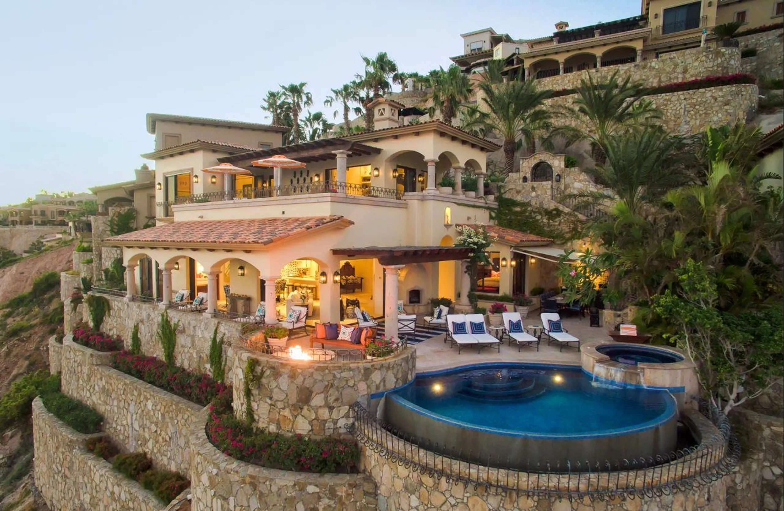 Exquisite Sea-Facing Villa in Los Cabo with Private Infinity Pool and Jacuzzi, Cabo San Lucas