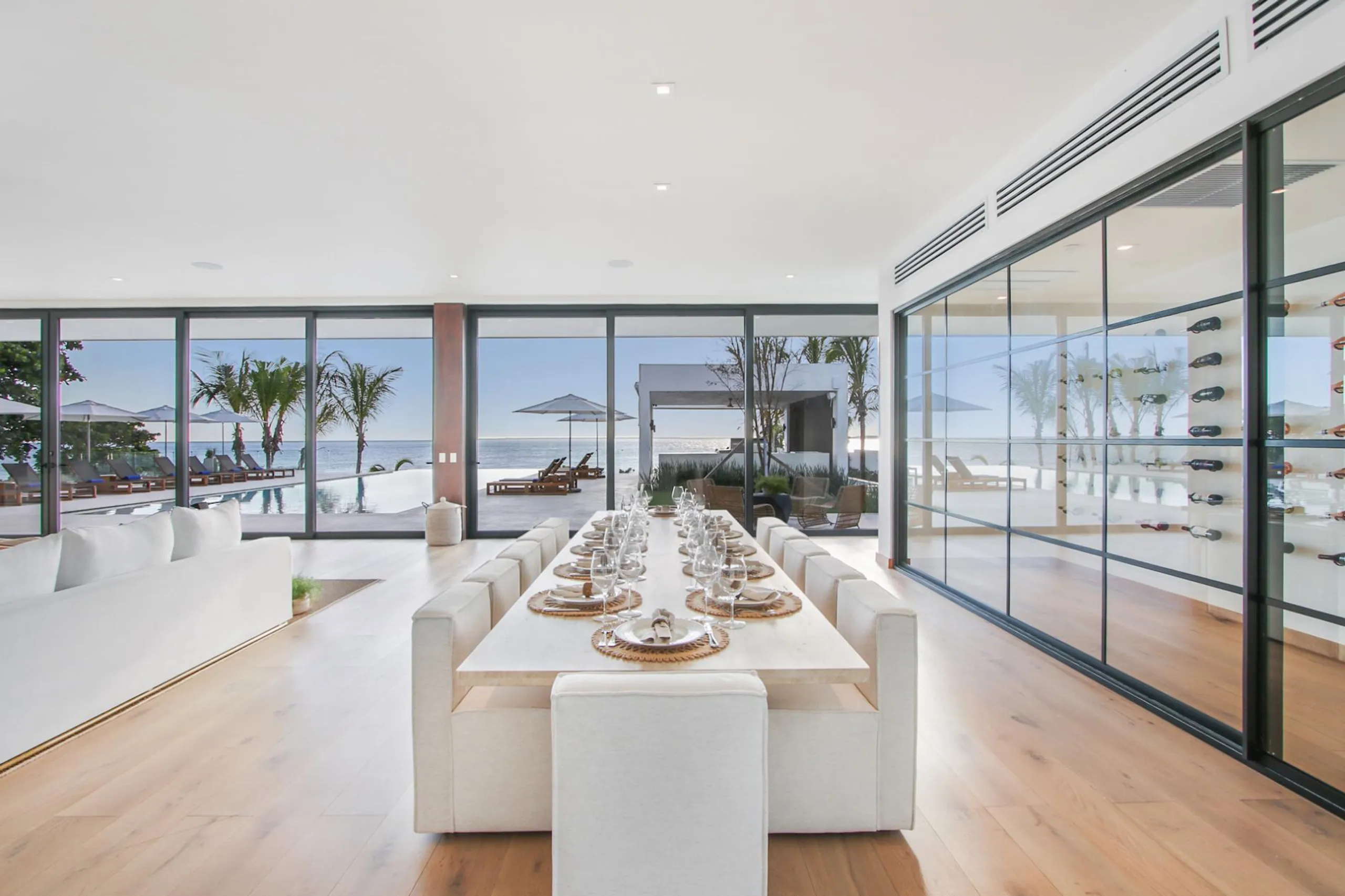 Sumptuous 12BR Sanctuary with Private Pool and Stunning Views — photograph 10