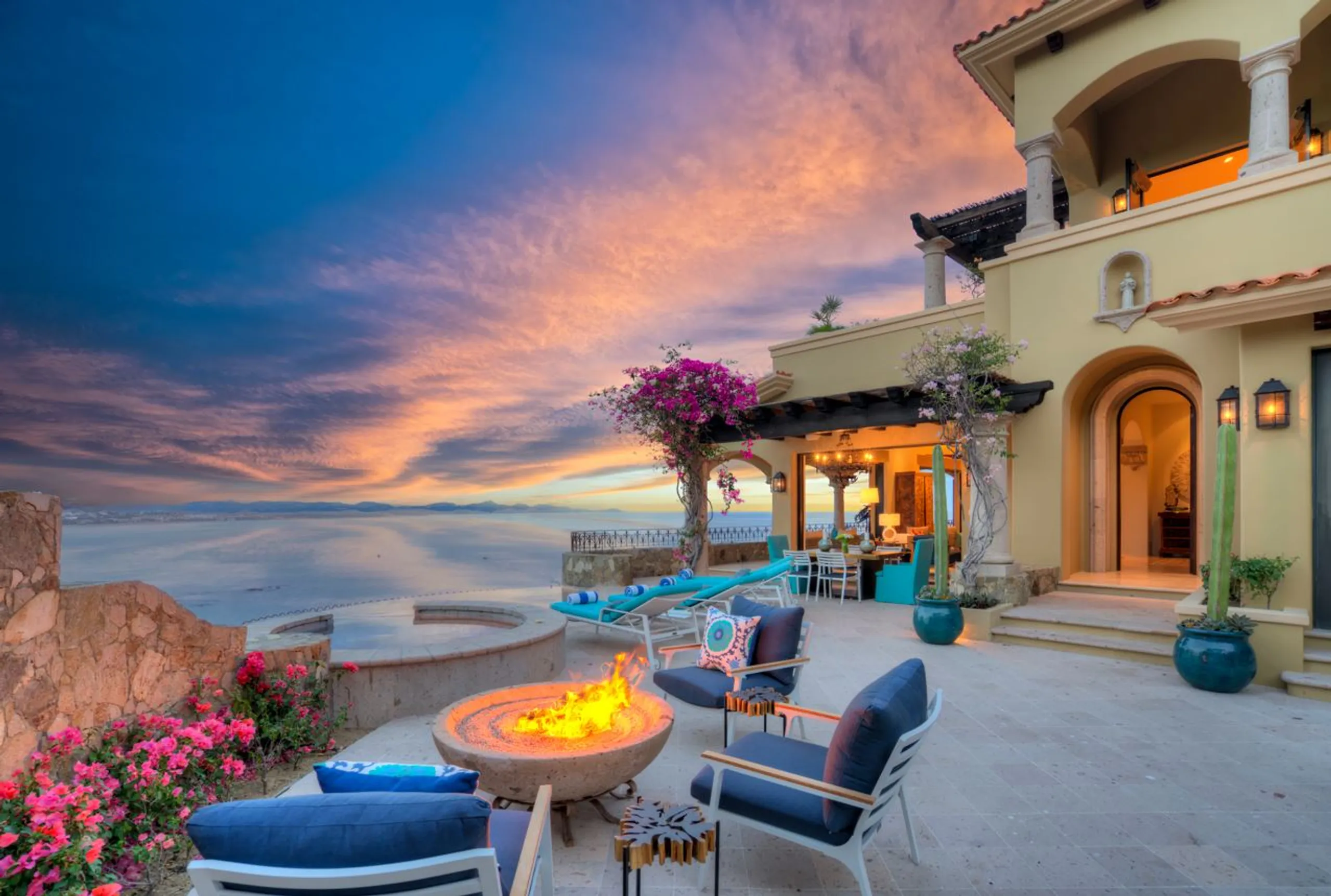 Elegant Oceanfront Villa in Los Cabos: Private Pool, Chef, & Golf Access — photograph 3