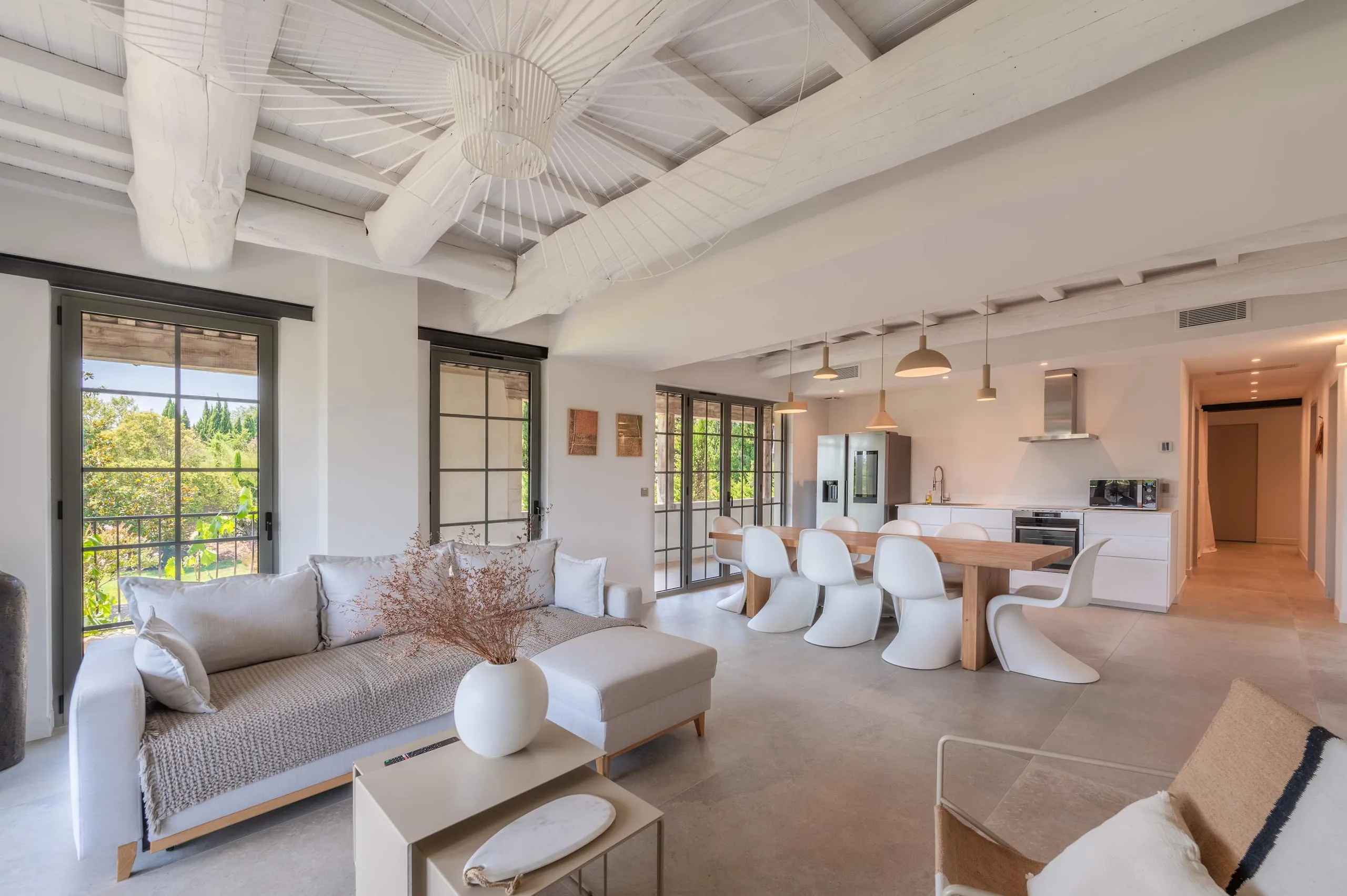 Deluxe Provençal Relaxation with Heated Pool — photograph 4