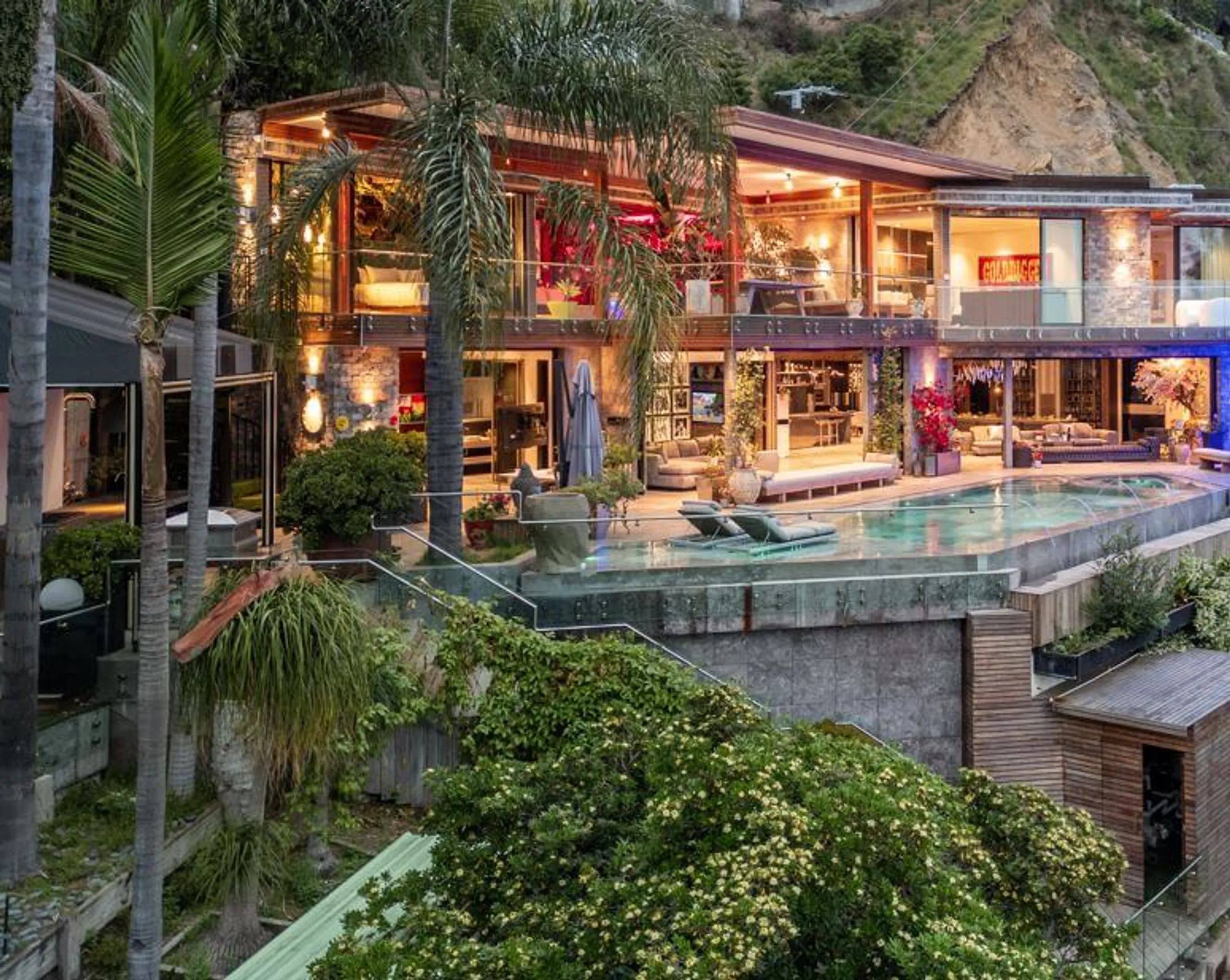 Exclusive Los Angeles Villa with Pool, Rooftop & Designer Touches, Beverly Hills