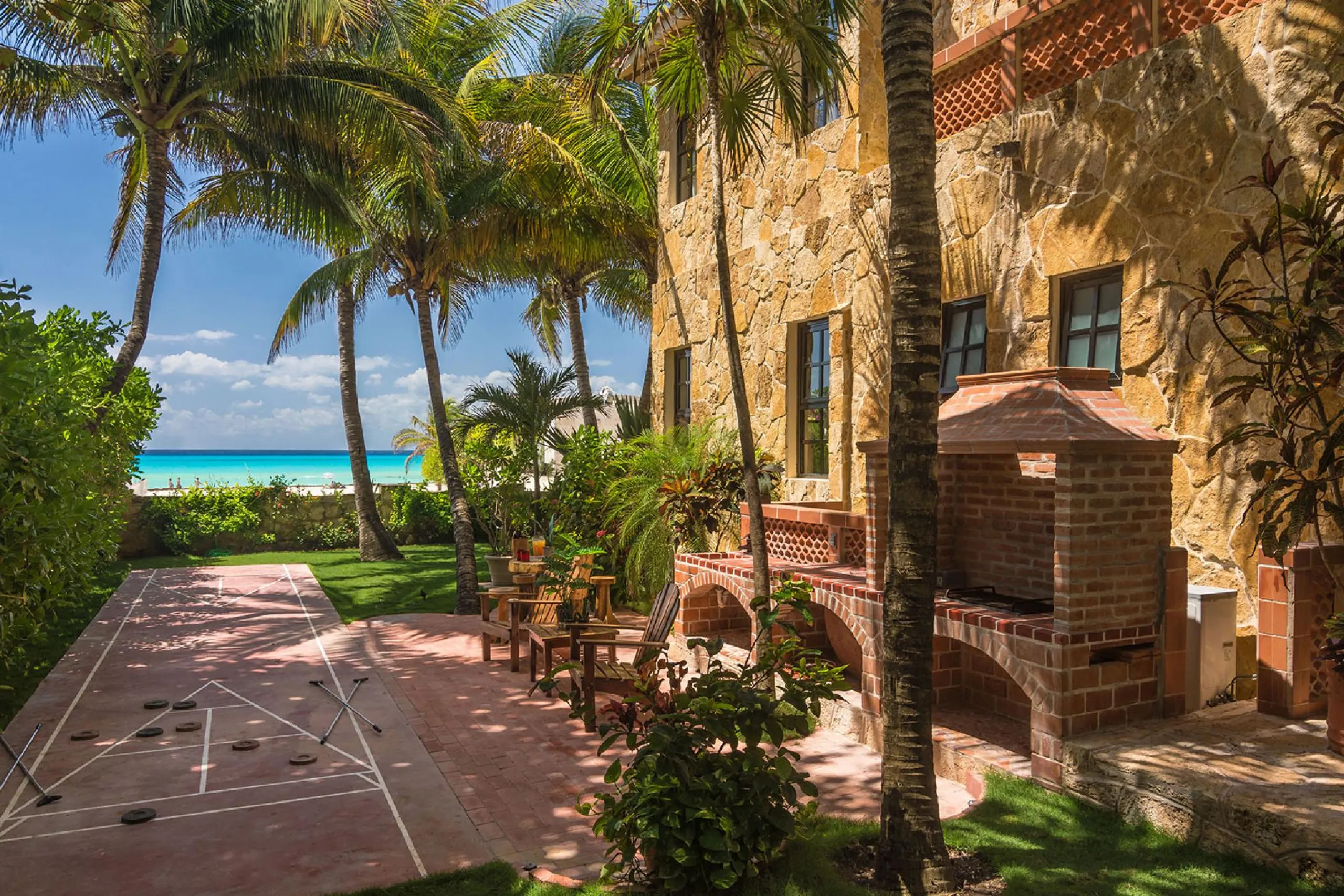 Playa del Carmen Architectural Estate with Private Pool, Ocean Views and Lush Gardens — photograph 5