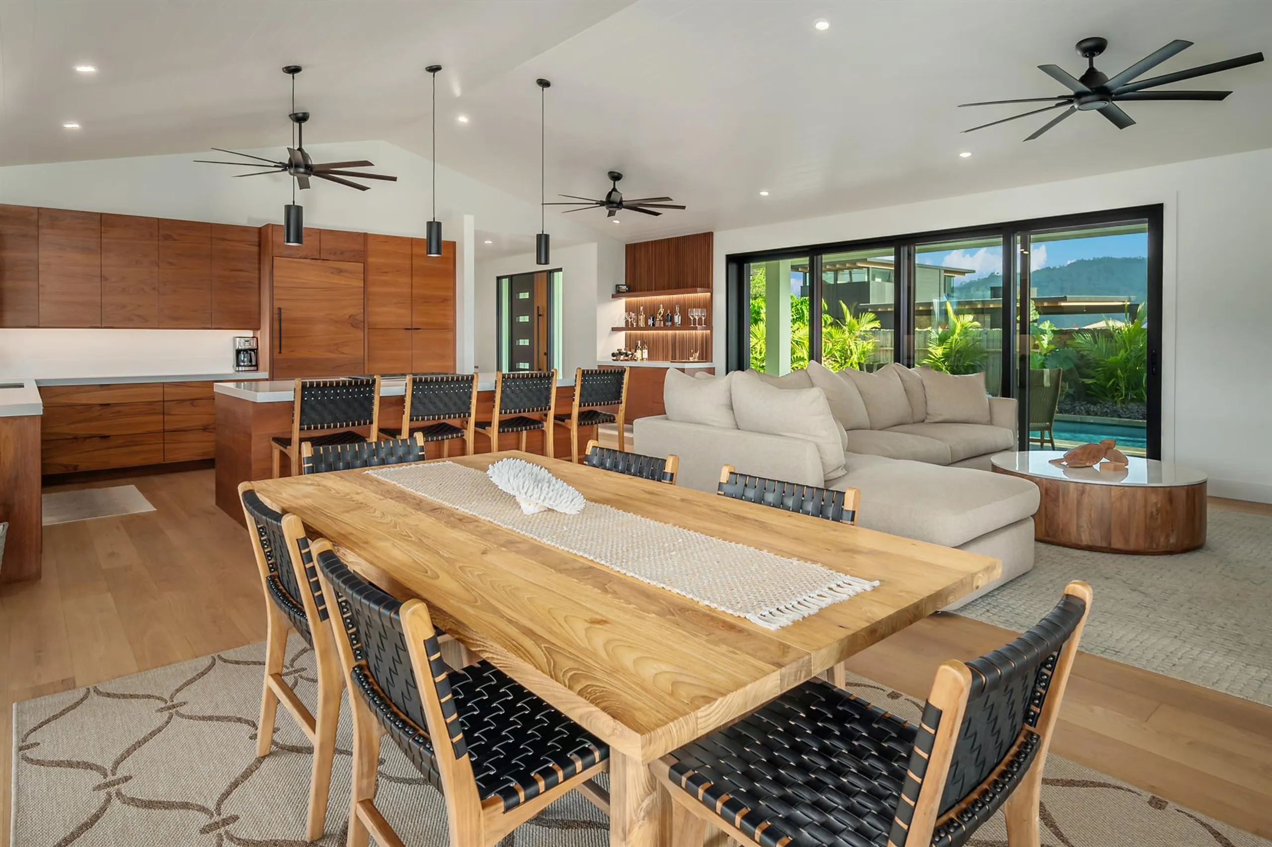 Stunning Brand-new Villa with Private Pool and Mountain Views — photograph 9