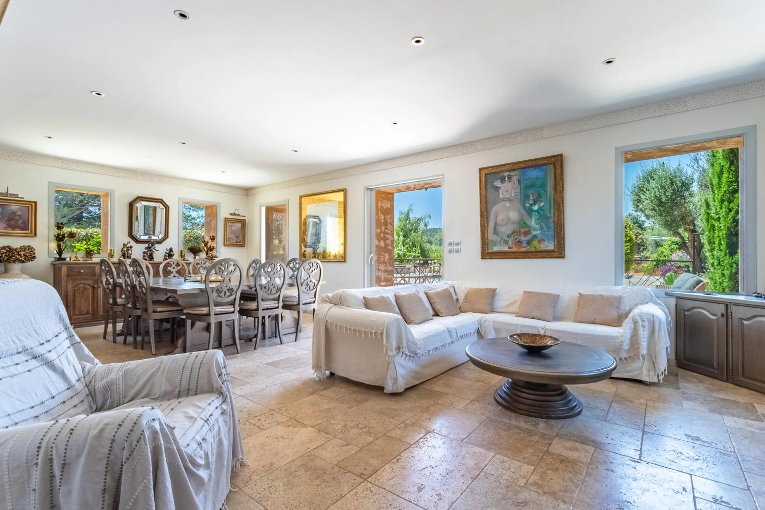 Captivating 4BR Villa with Private Pool and Vineyards — photograph 6