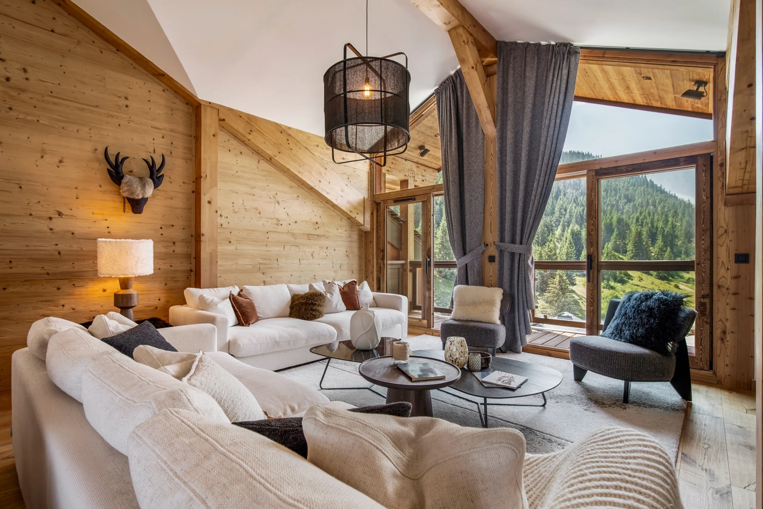 Courchevel Penthouse: Luxe 4-Room Escape with Mountain Views, Courchevel