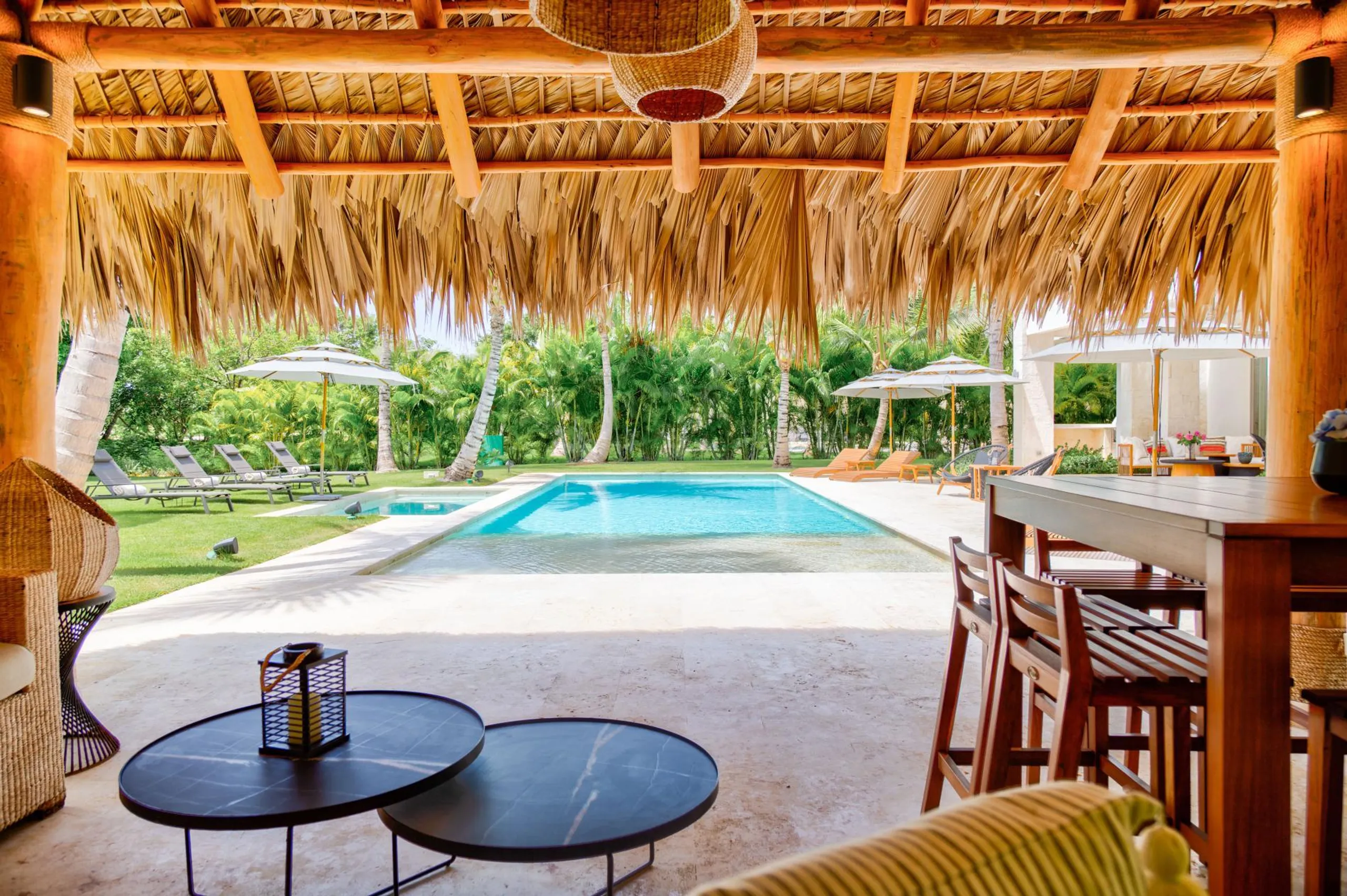 Tranquil 5-Bedroom Villa with Private Pool, Jacuzzi, and Golf Access — photograph 9