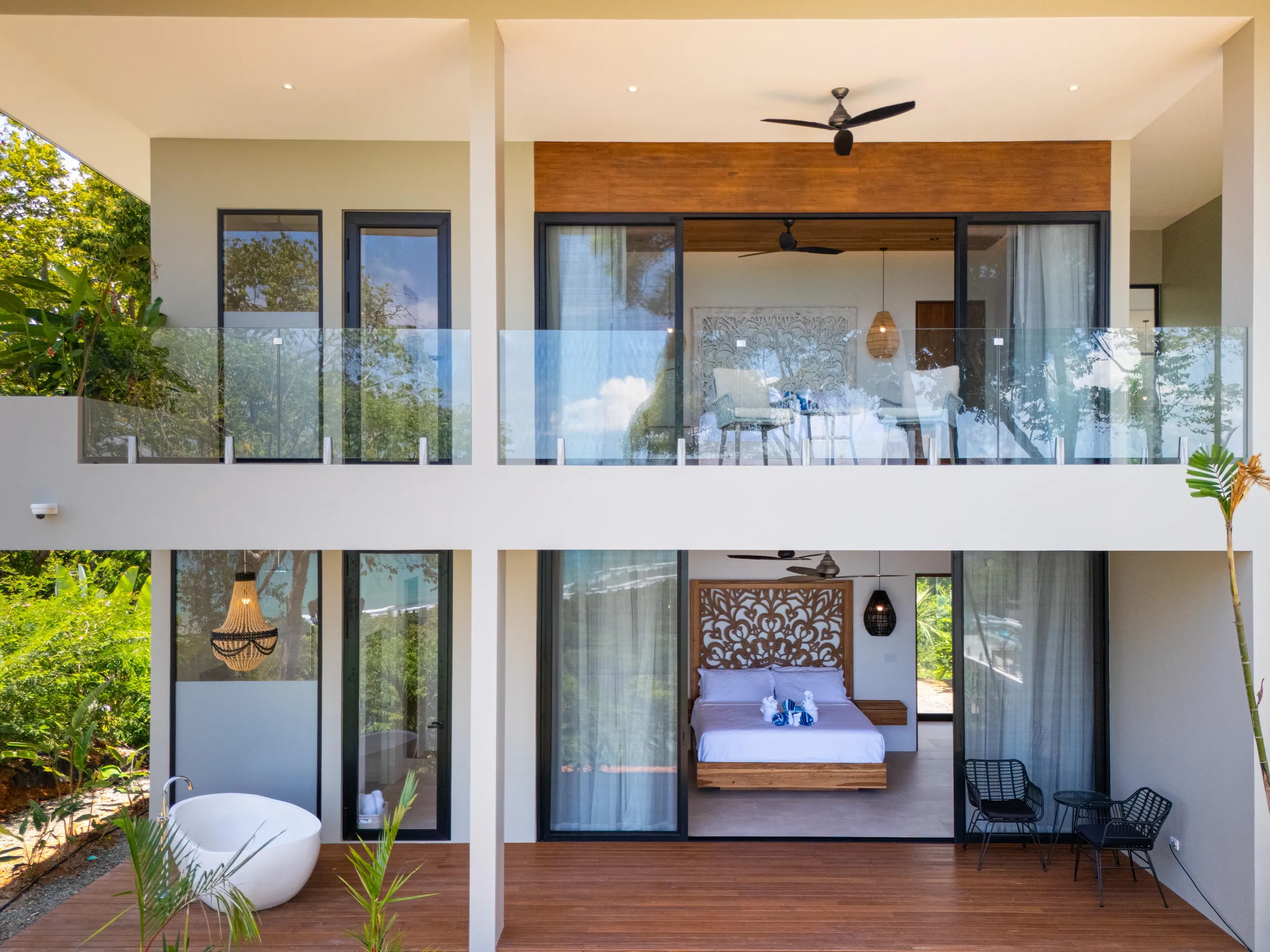 Top-Notch Villa with Infinity Pool, Jacuzzi, and Stunning Ocean Views — photograph 11