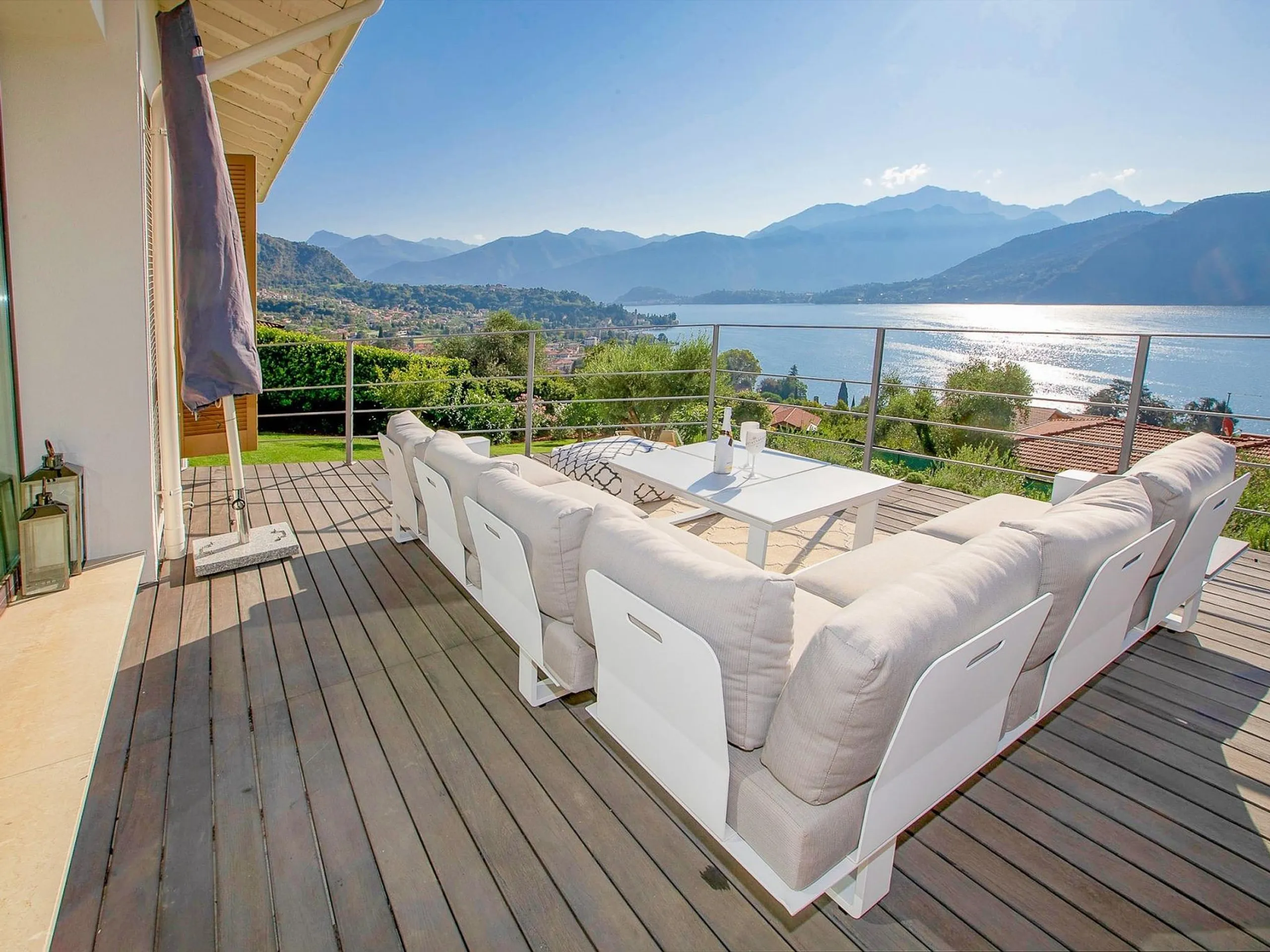 Charming Lake Como Villa in Mezzegra with Stunning Views & private Pool — photograph 5