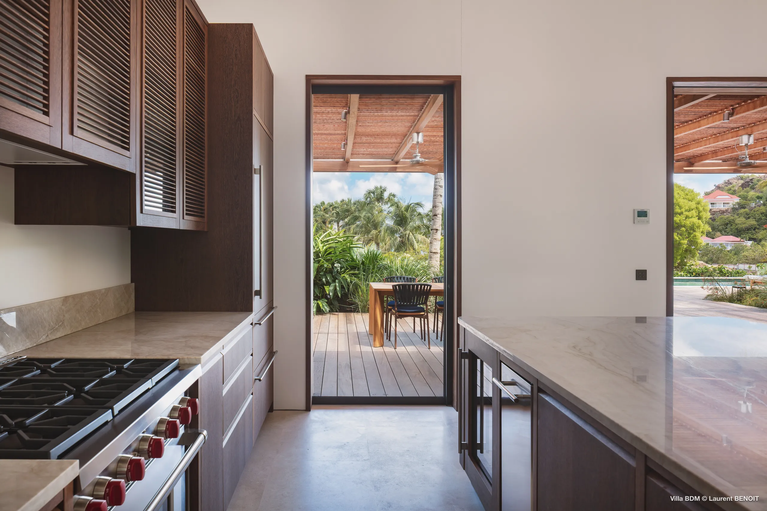 Modern St. Jean Beachfront Villa with Private Pool & Sea Views — photograph 7