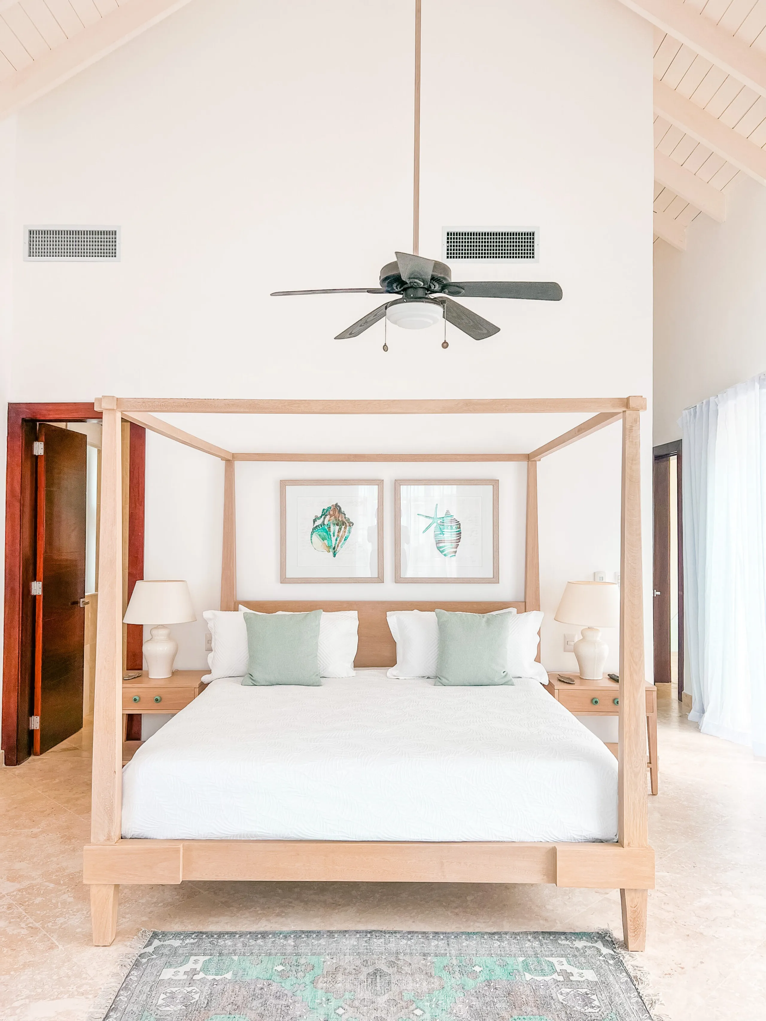 Elegant Retreat in Puerto Plata with Infinity Pool, Garden and Private Heliport — photograph 12