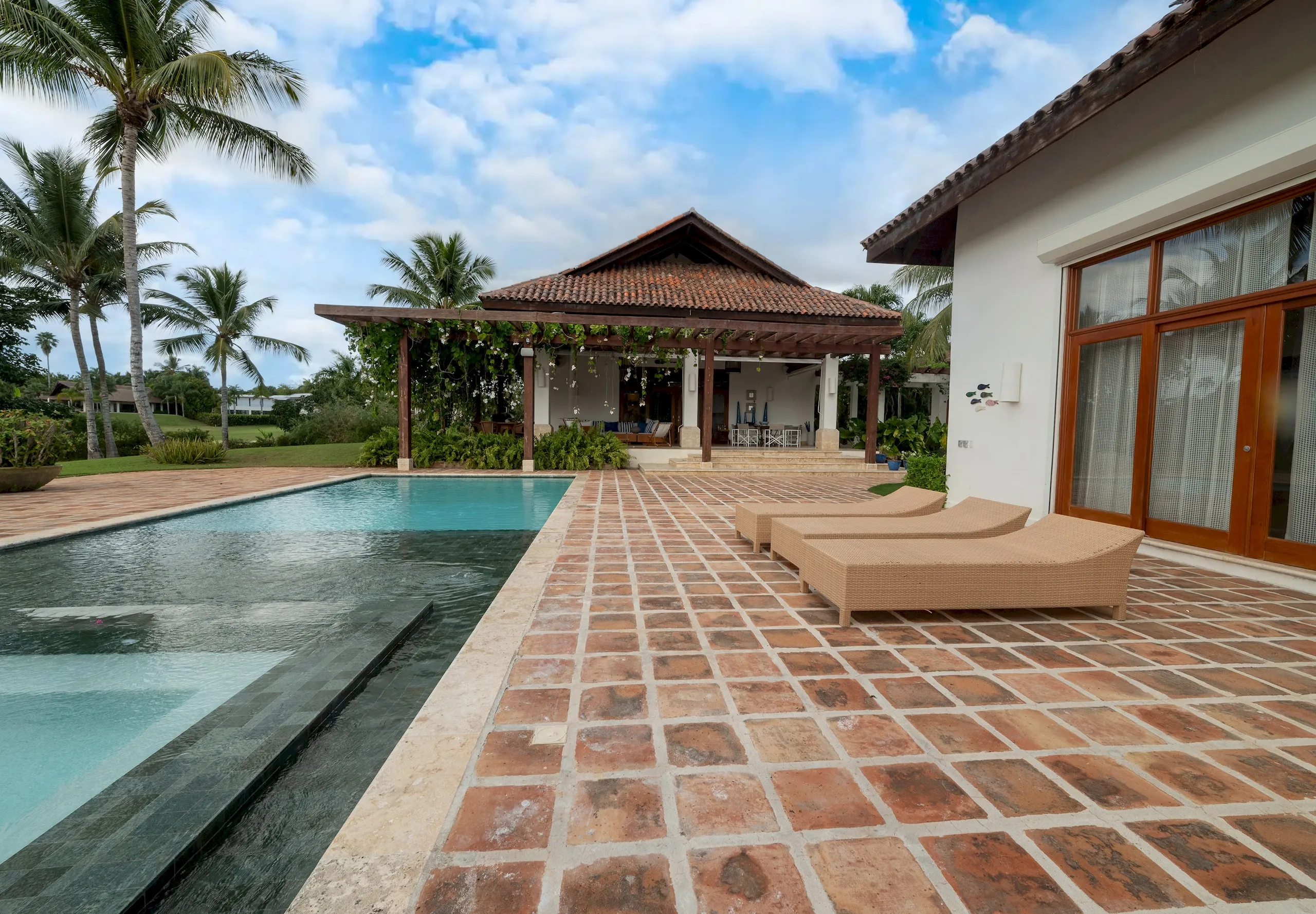 Exquisite Tropical Villa with Invigorating Pool, La Romana