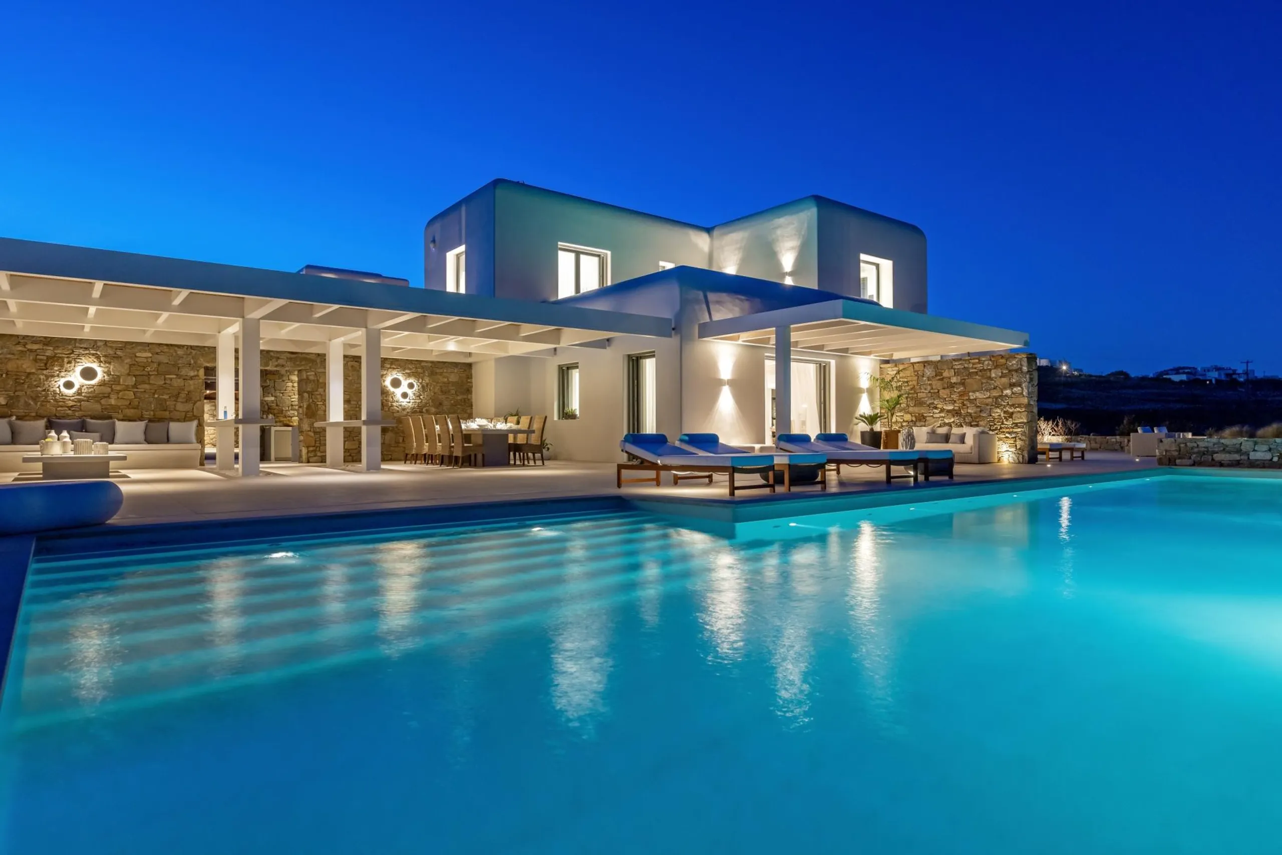 Serene Mykonos Estate with Invigorating Pool — photograph 6