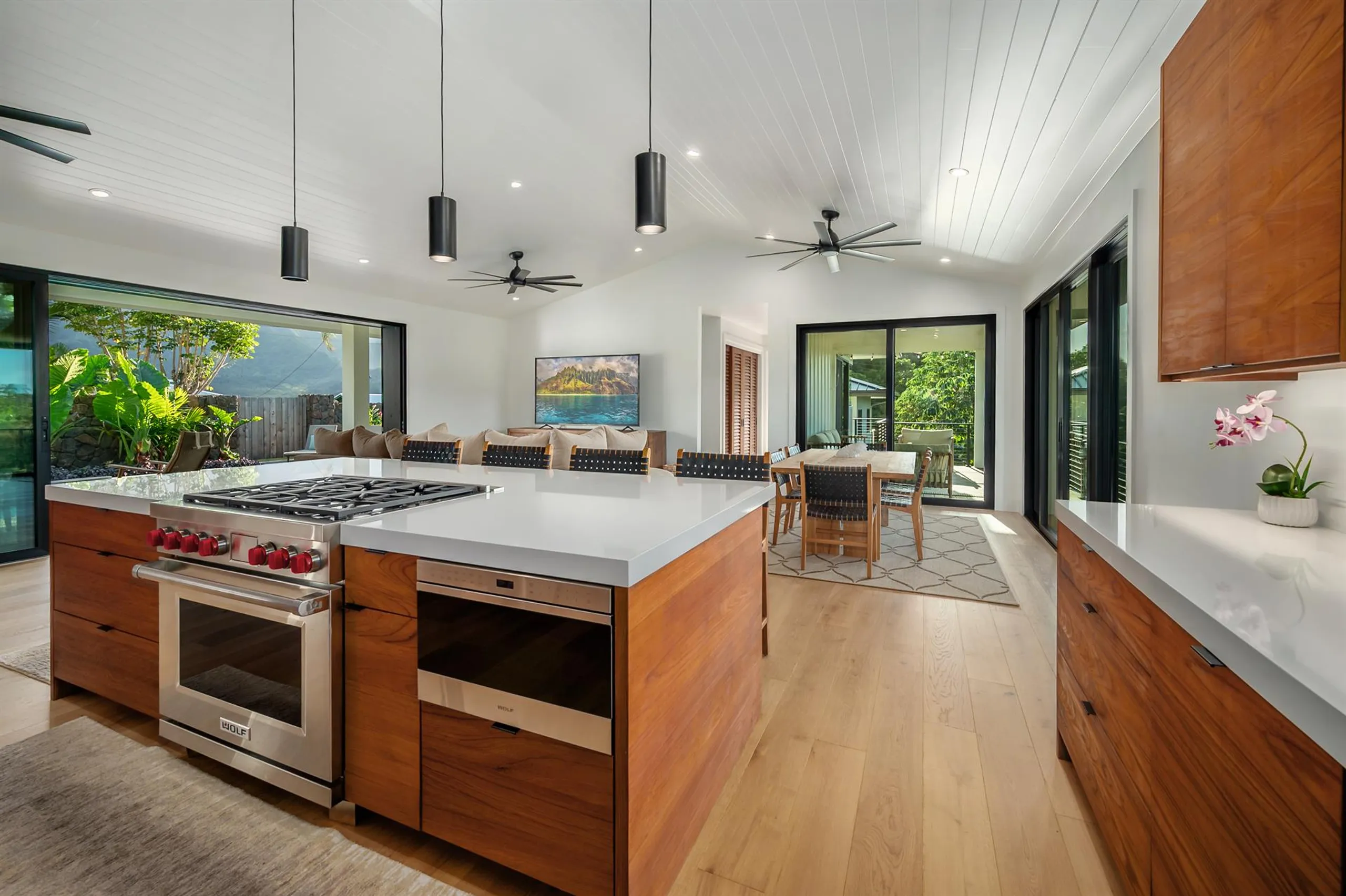 Stunning Brand-new Villa with Private Pool and Mountain Views — photograph 11